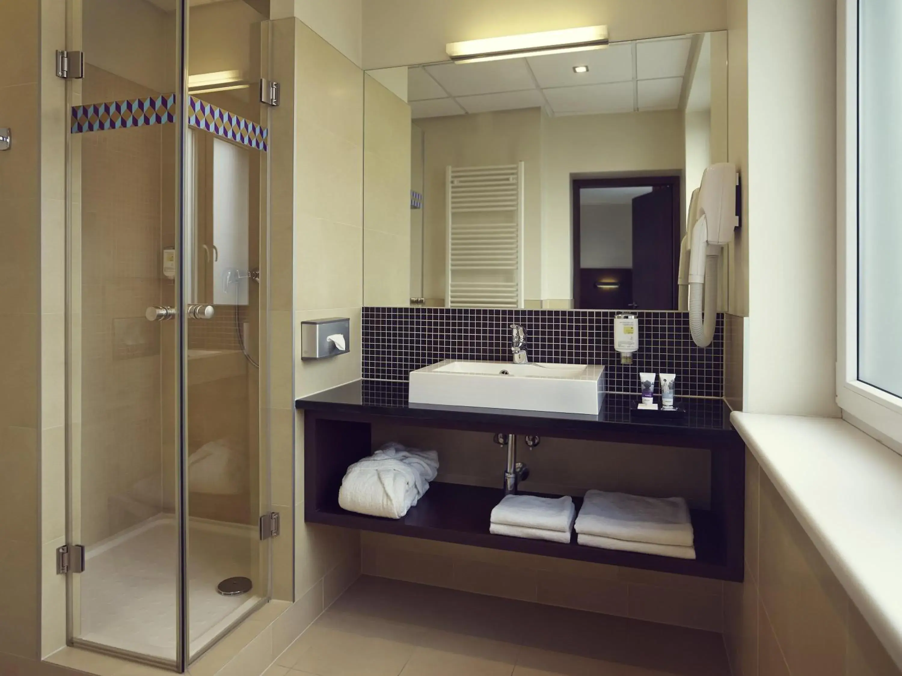 Classic Queen Room in Mercure Warszawa Airport Classic Queen Room in Mercure Warszawa Airport