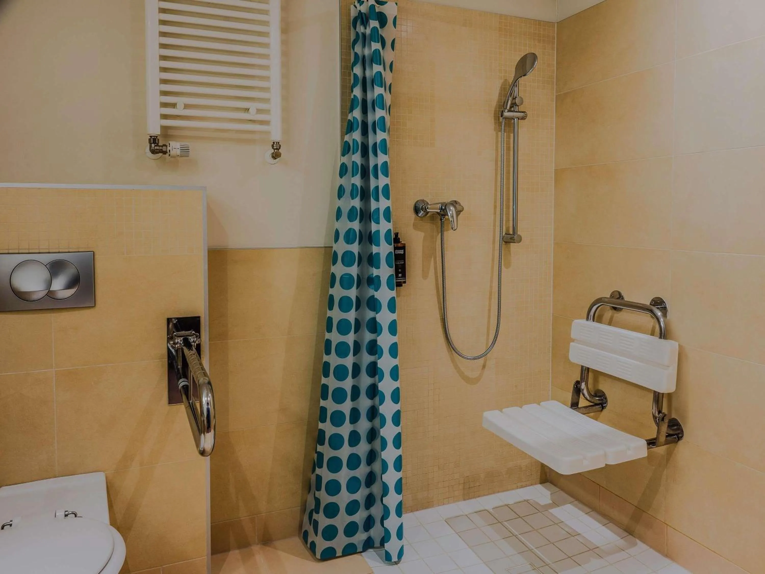 Bedroom in Mercure Warszawa Airport