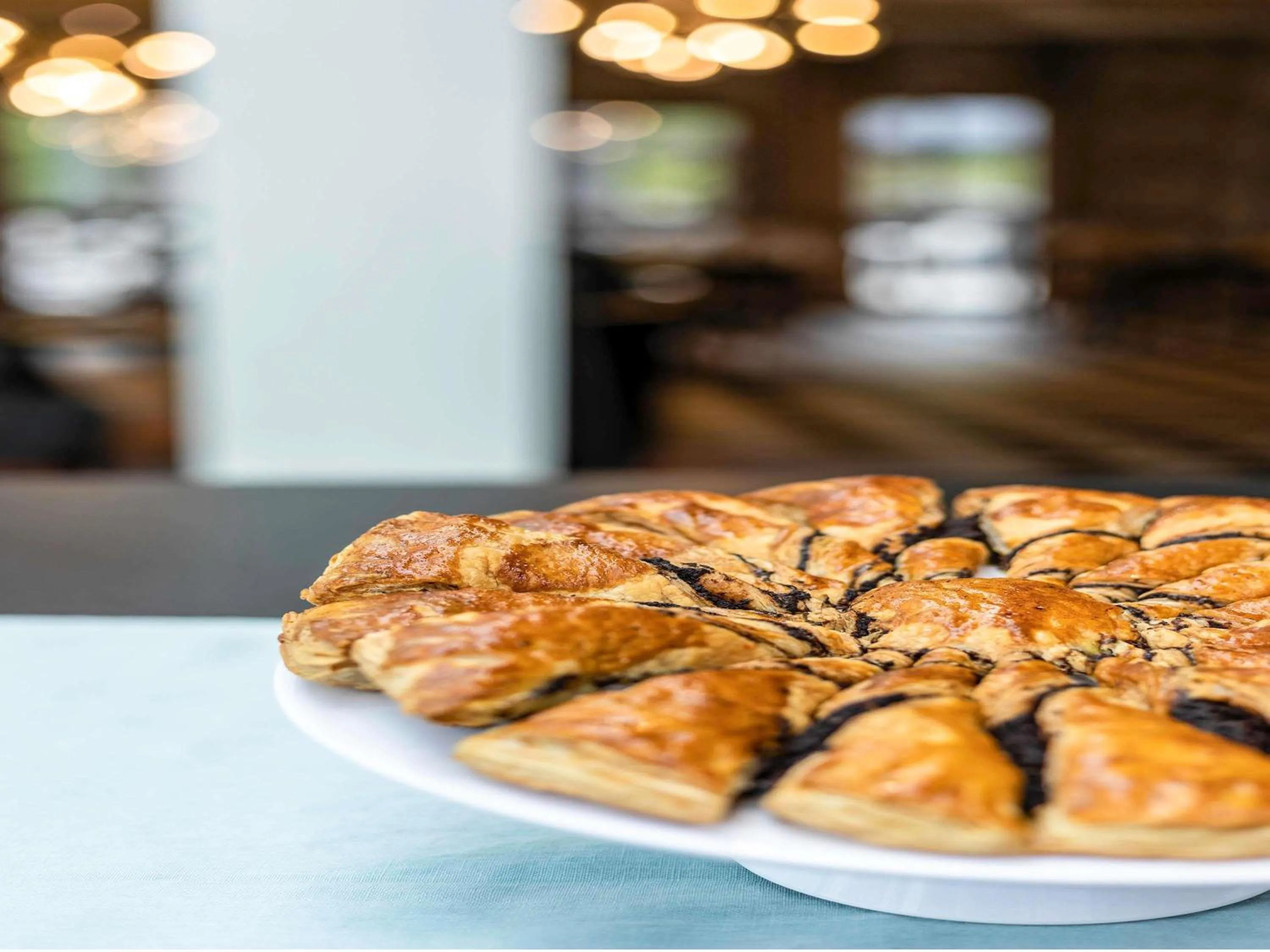 Restaurant/places to eat in Mercure Warszawa Airport