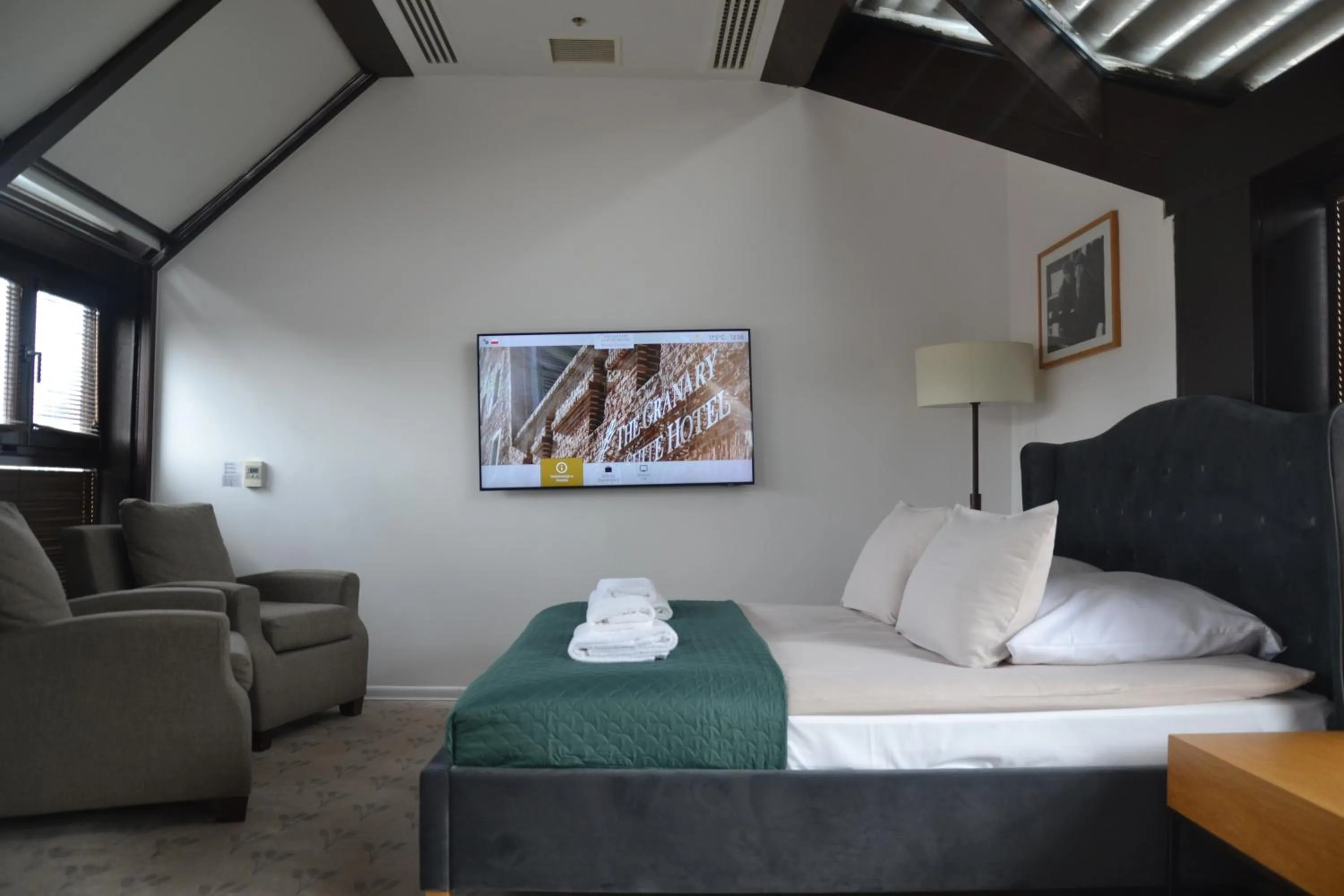 Bed in Great Polonia The Granary La Suite Hotel