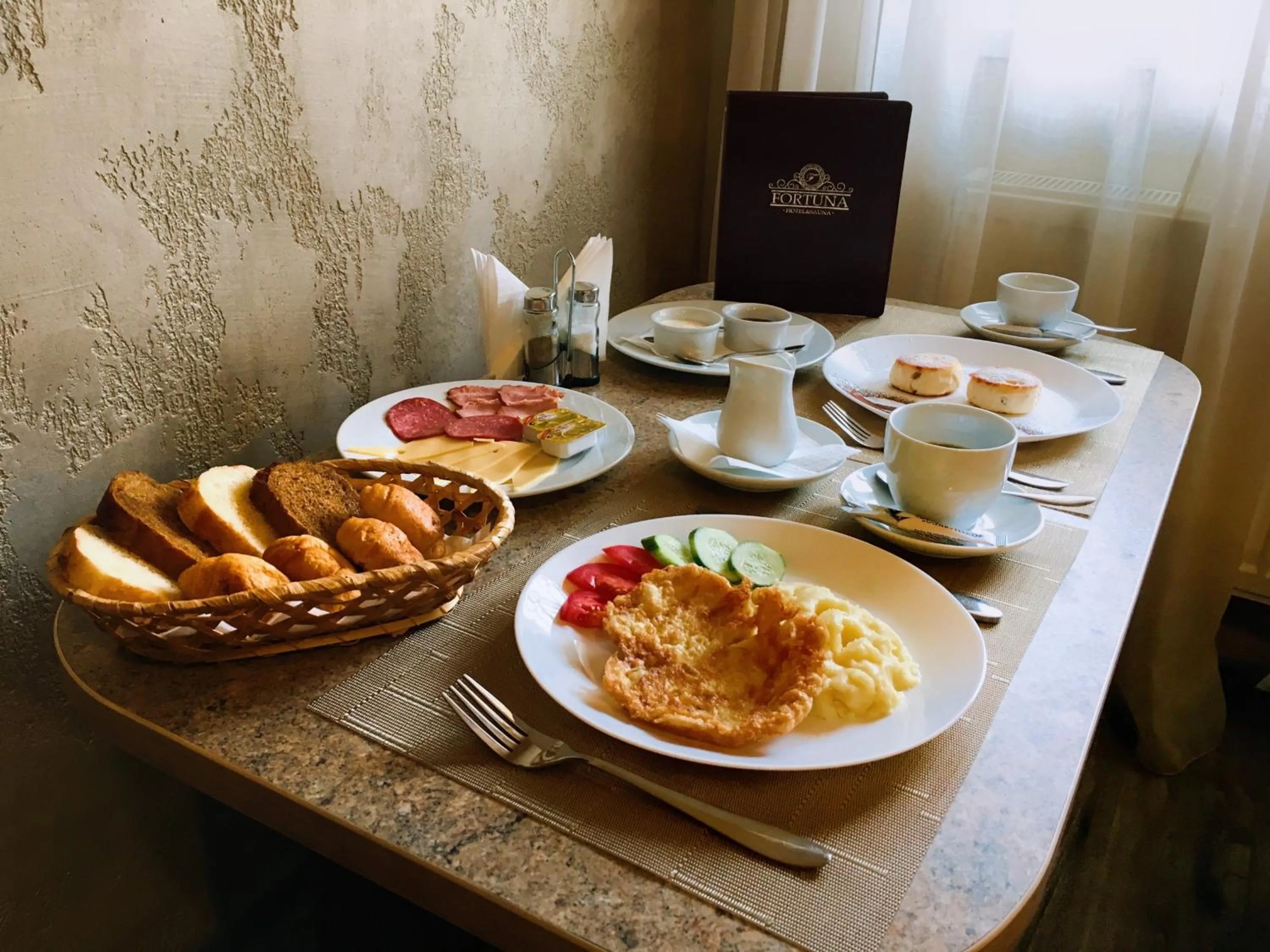 Food and drinks in Hotel Fortuna