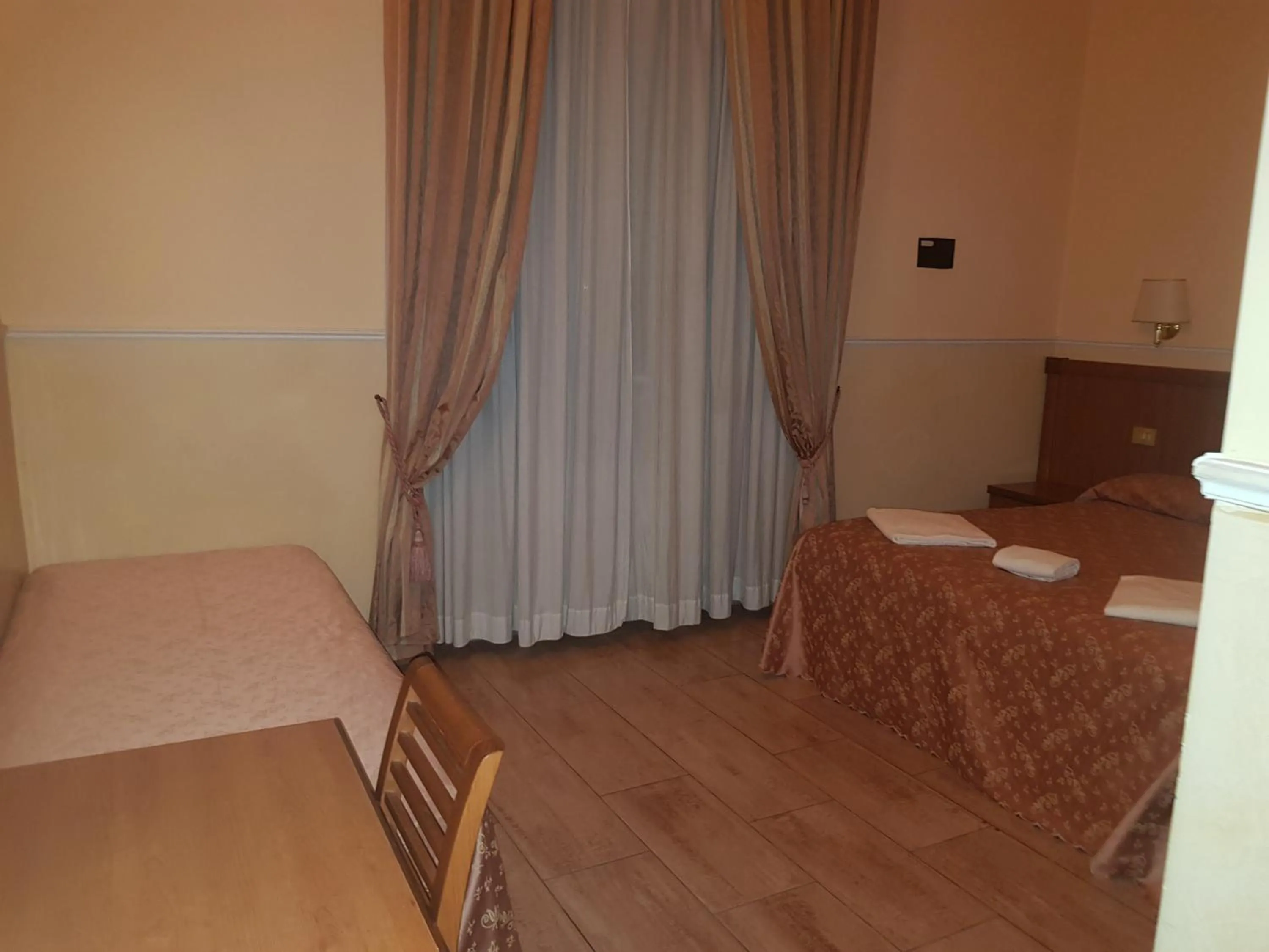 Bedroom, Bed in Hotel Aristotele