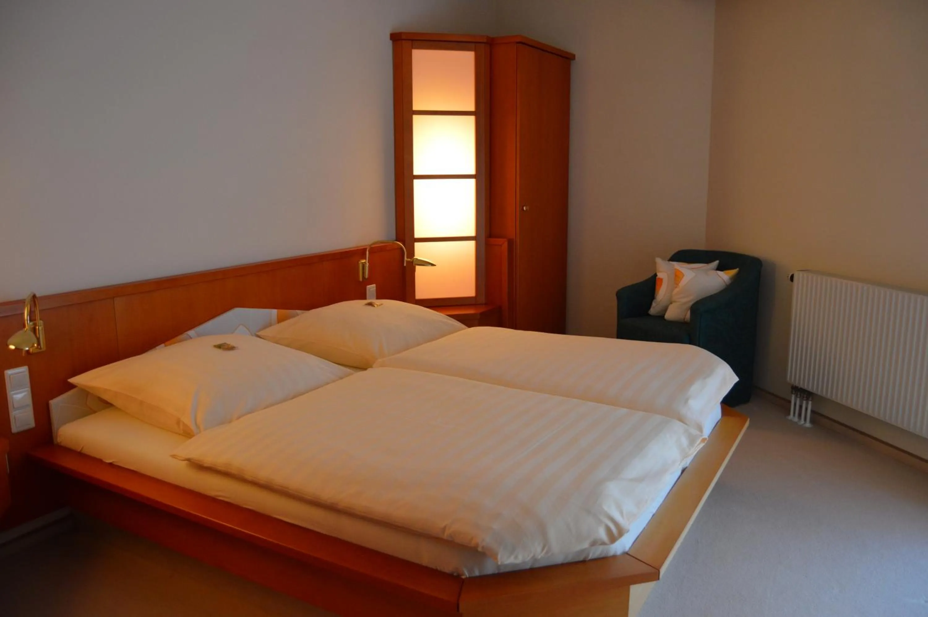 Bedroom, Bed in Hotel Stadt Jessen