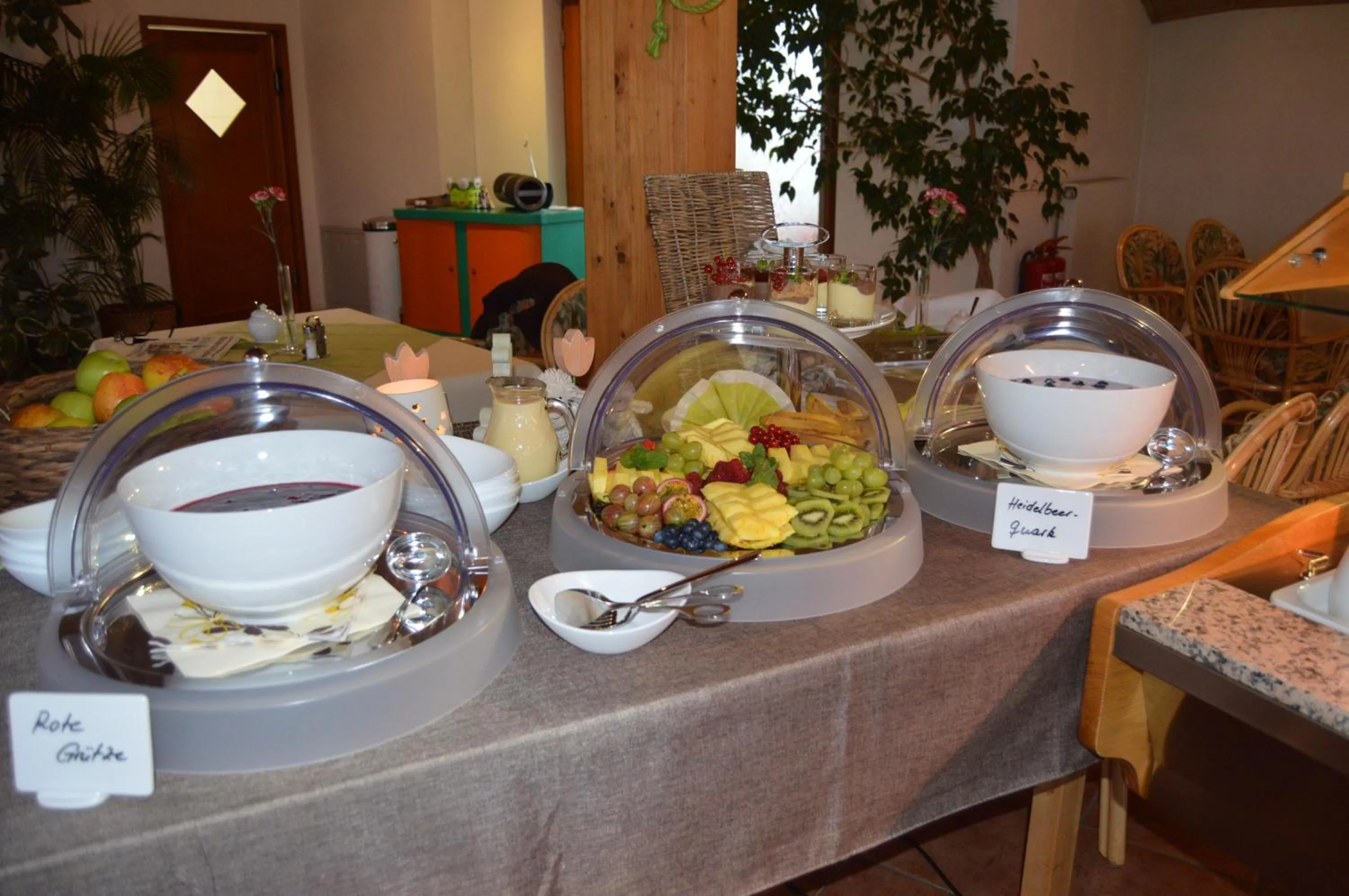 Buffet breakfast in Hotel Stadt Jessen