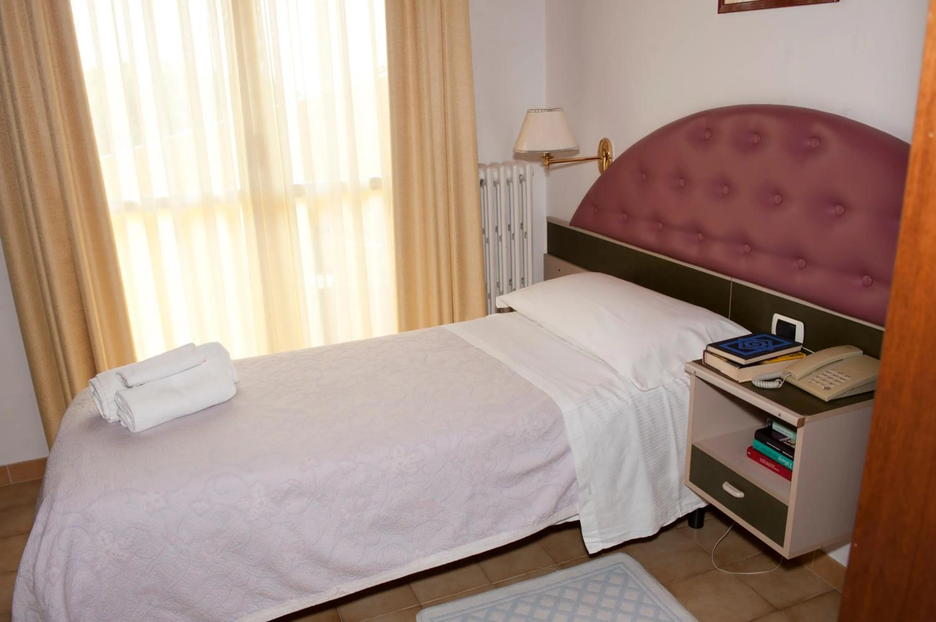 Photo of the whole room, Bed in Villa Dei Romanzi