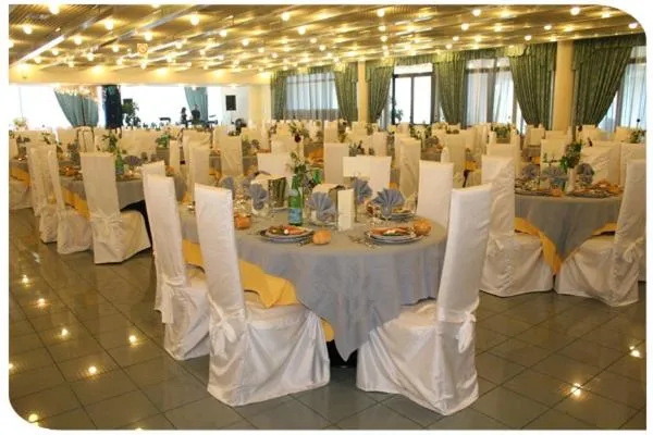 Restaurant/places to eat in Villa Dei Romanzi