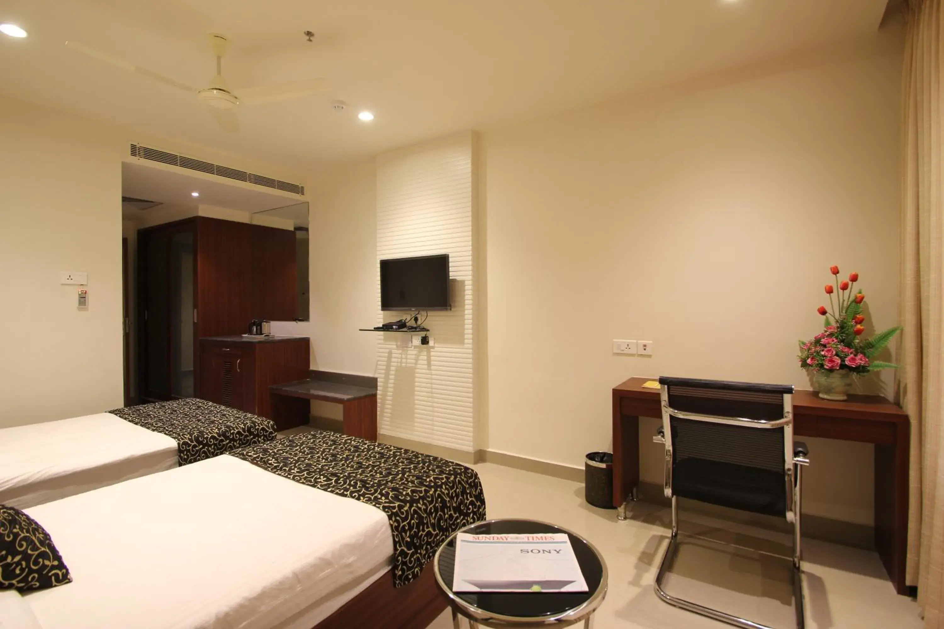 Photo of the whole room, Bed in Hotel Hyderabad Grand Photo of the whole room, Bed in Hotel Hyderabad Grand