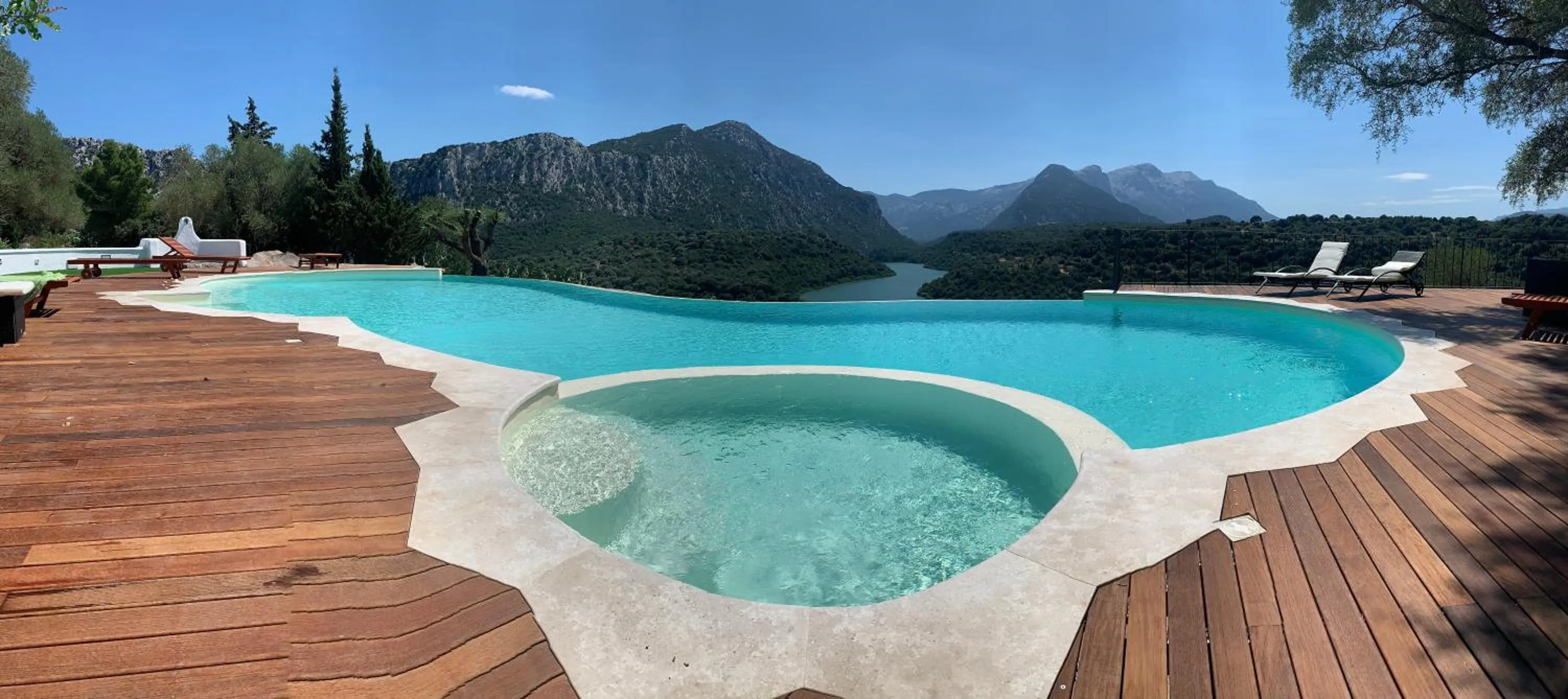 Natural landscape in Hotel Villa Cedrino