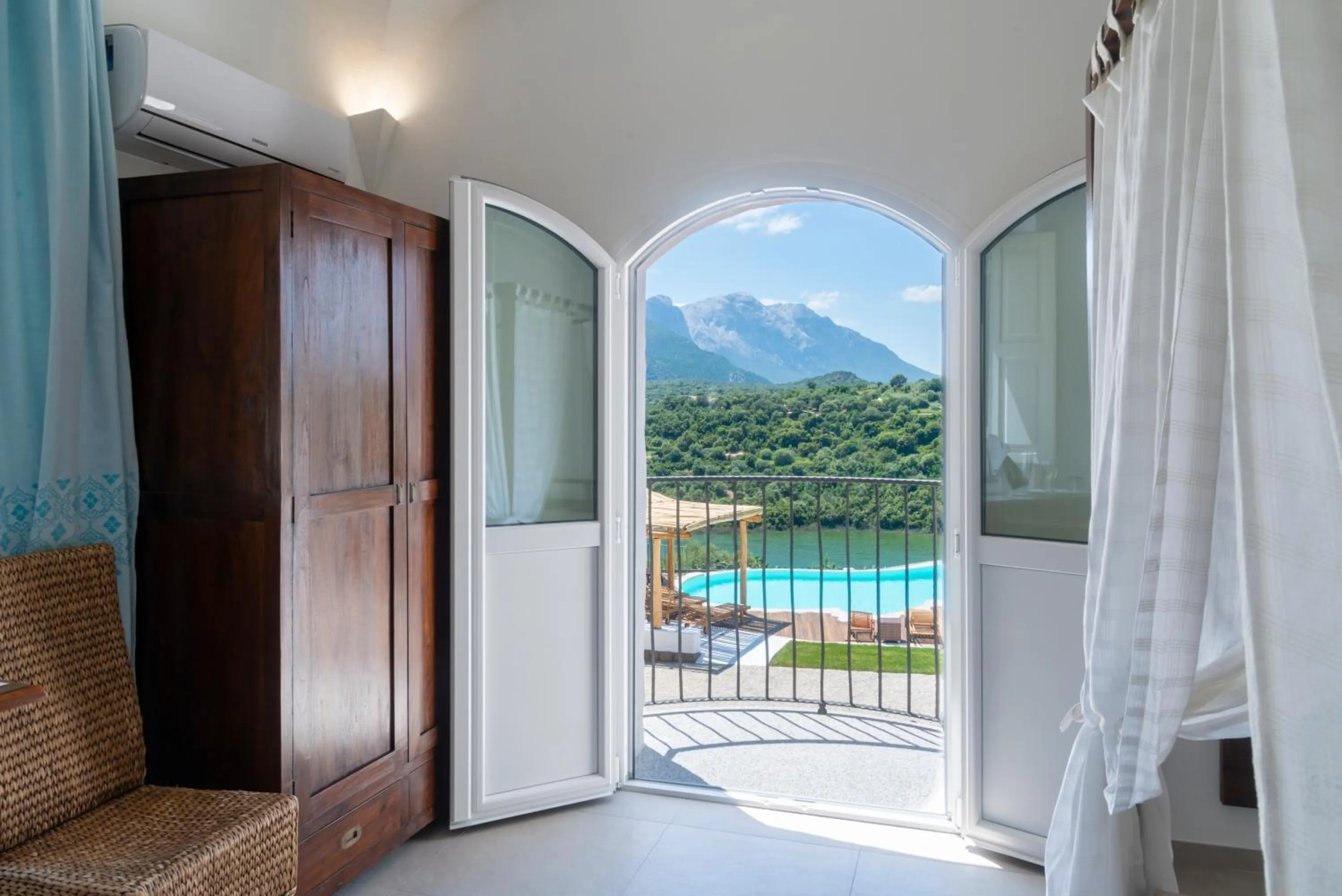 Natural landscape in Hotel Villa Cedrino