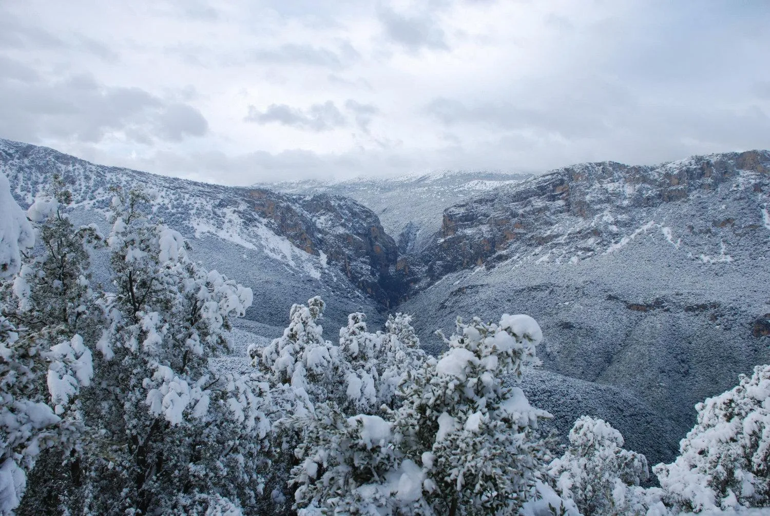 Area and facilities in Gorropu Hotel