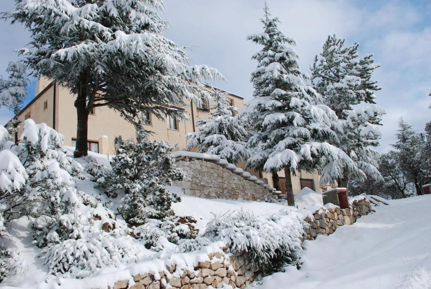 Facade/entrance in Gorropu Hotel