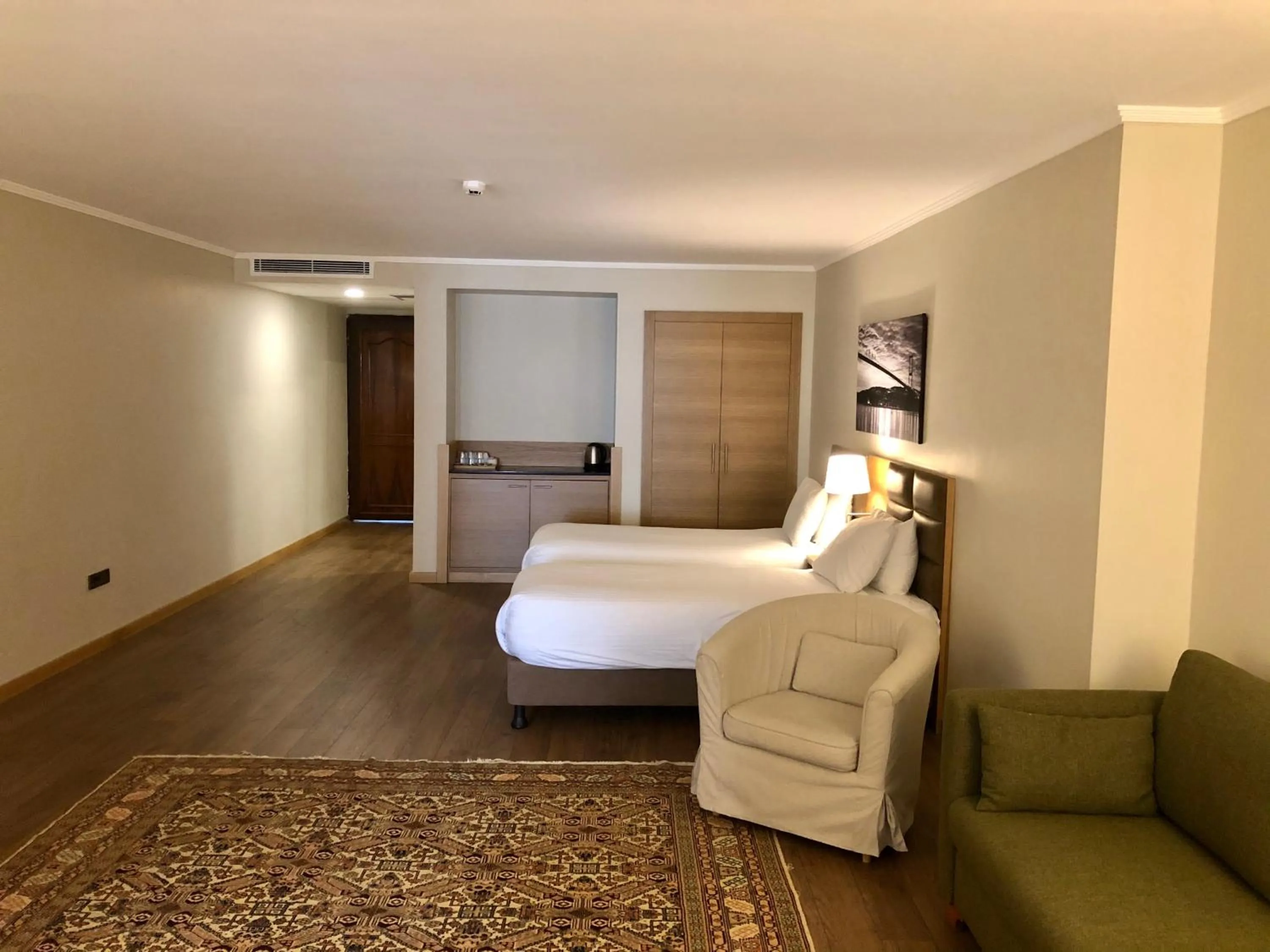 Seating area, Bed in Hotel Fehmi Bey - Special Category