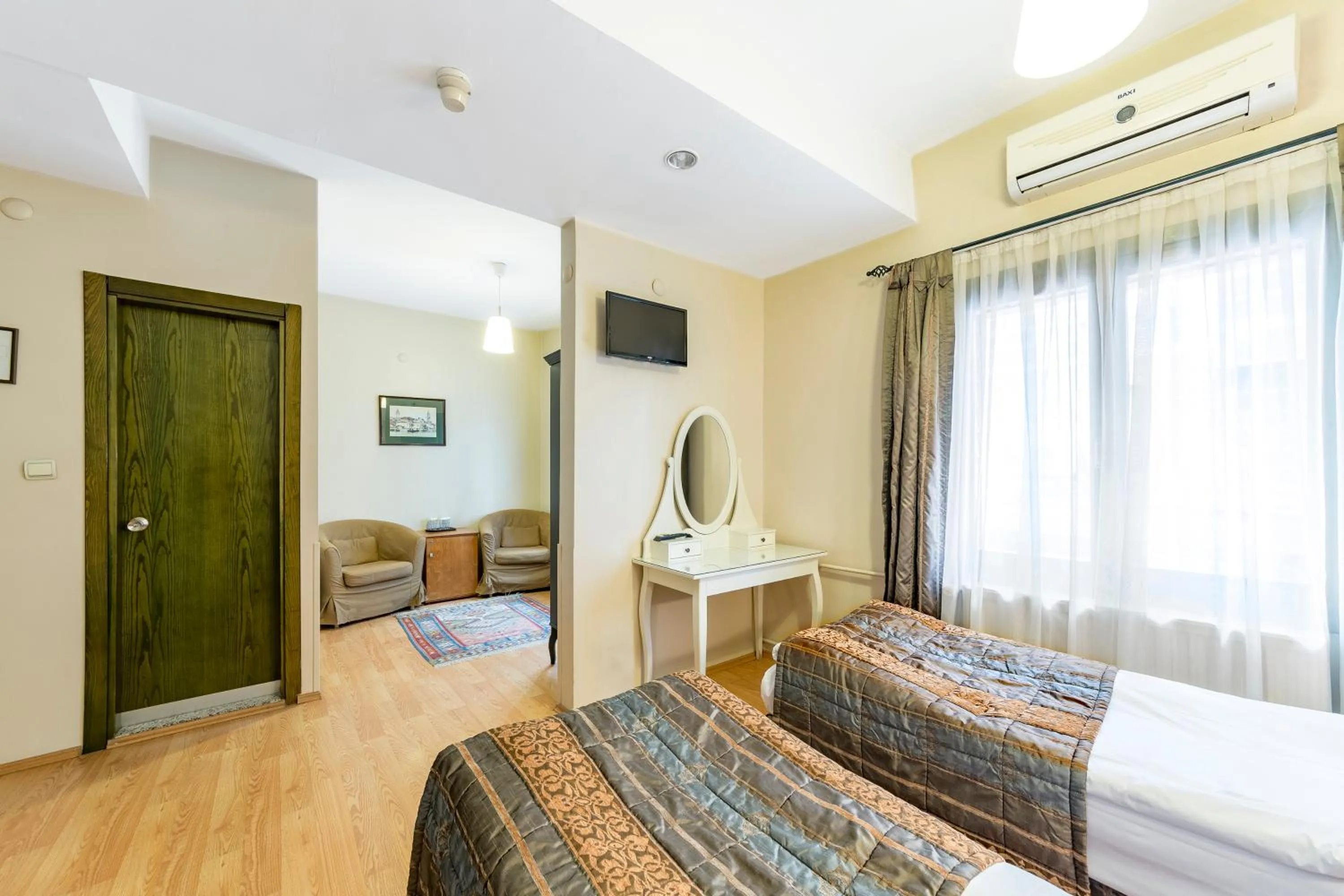 Photo of the whole room, Bed in Hotel Fehmi Bey - Special Category