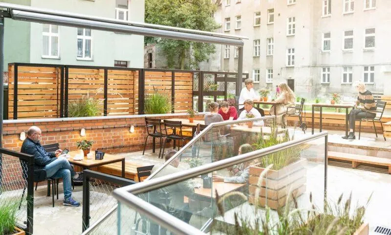 Restaurant/places to eat in Apartamenty Pomarańczarnia