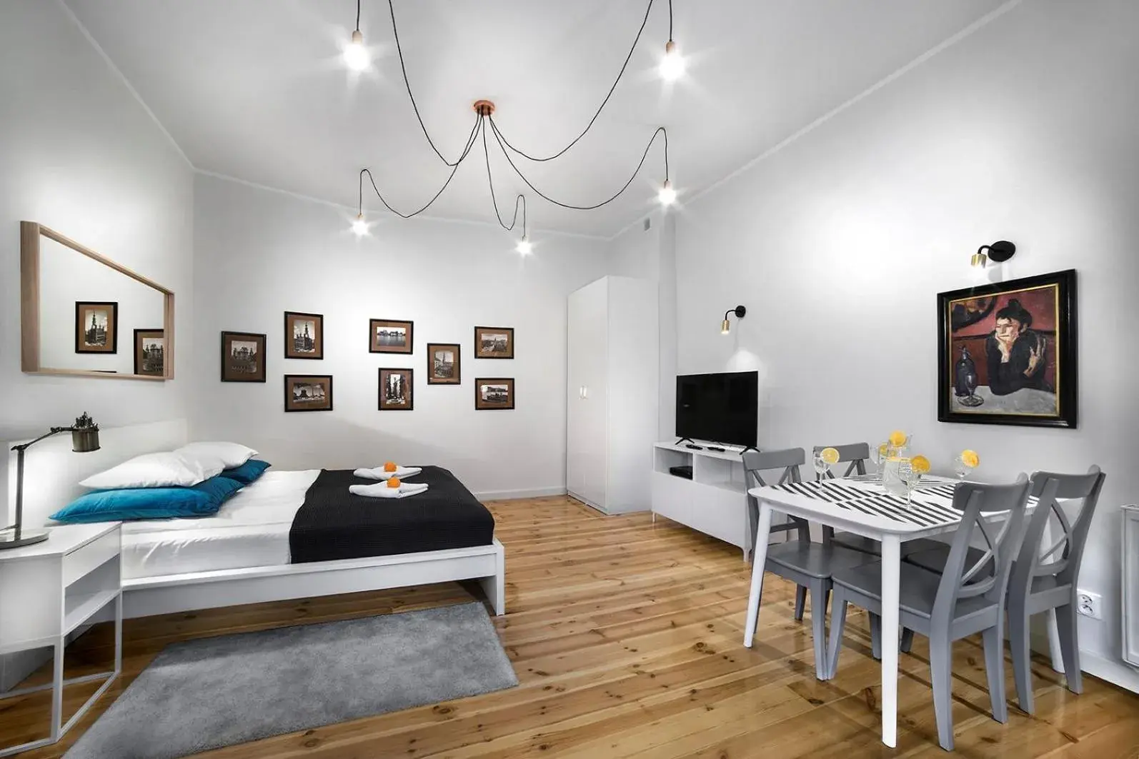 Apartment (3 Adults) in Apartamenty Pomarańczarnia Apartment (3 Adults) in Apartamenty Pomarańczarnia