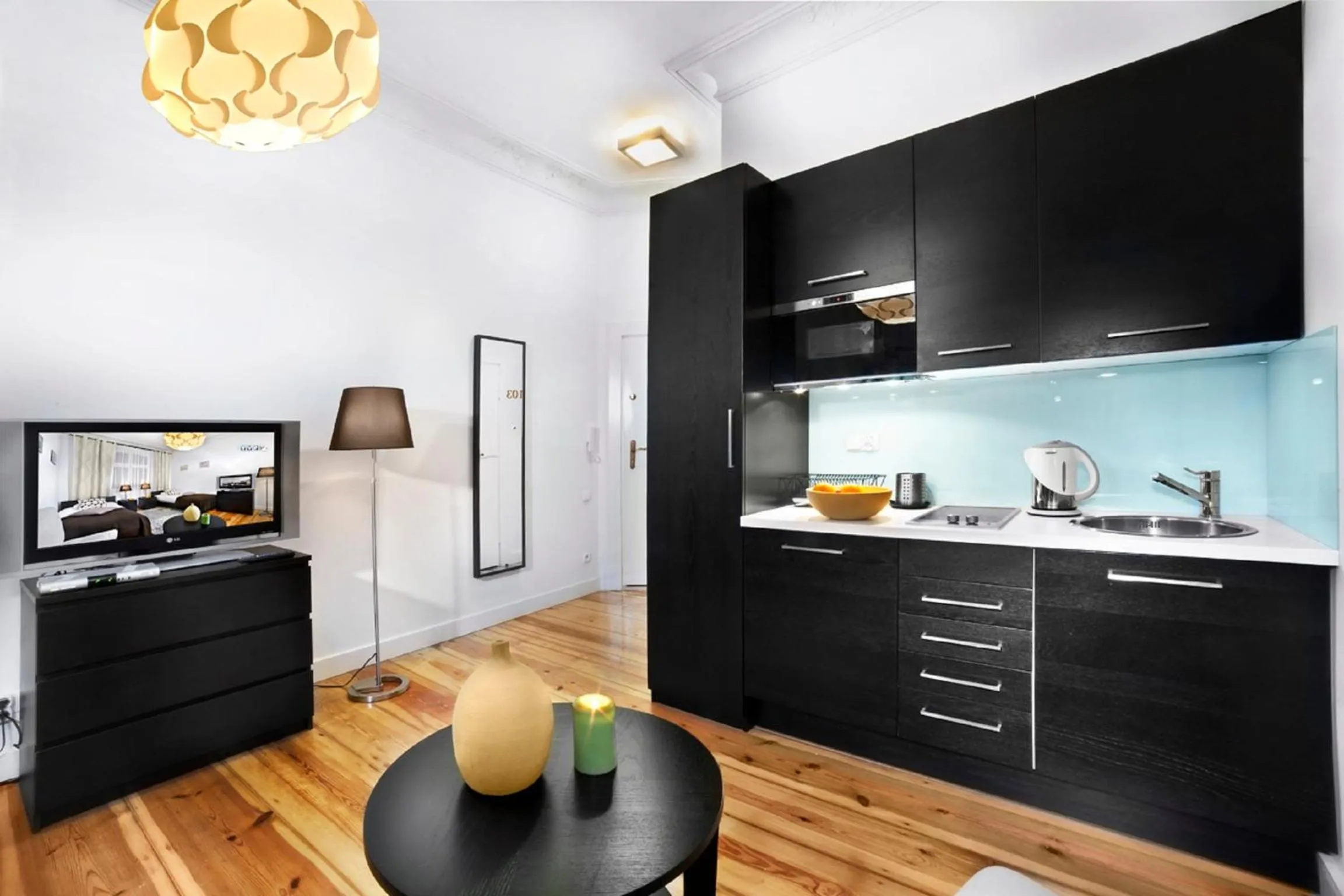 TV and multimedia in Apartamenty Pomarańczarnia