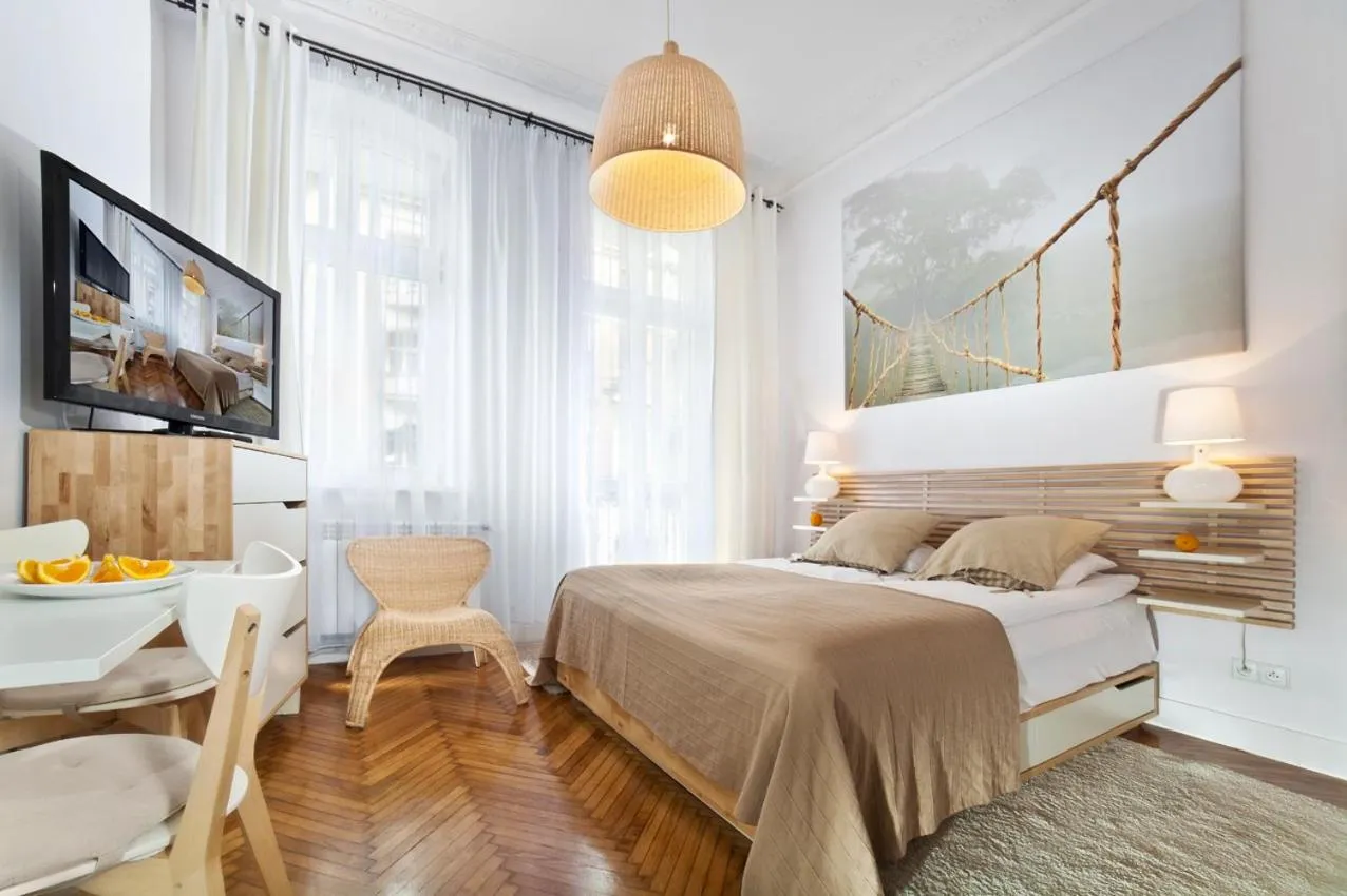 Bed in Apartamenty Pomarańczarnia