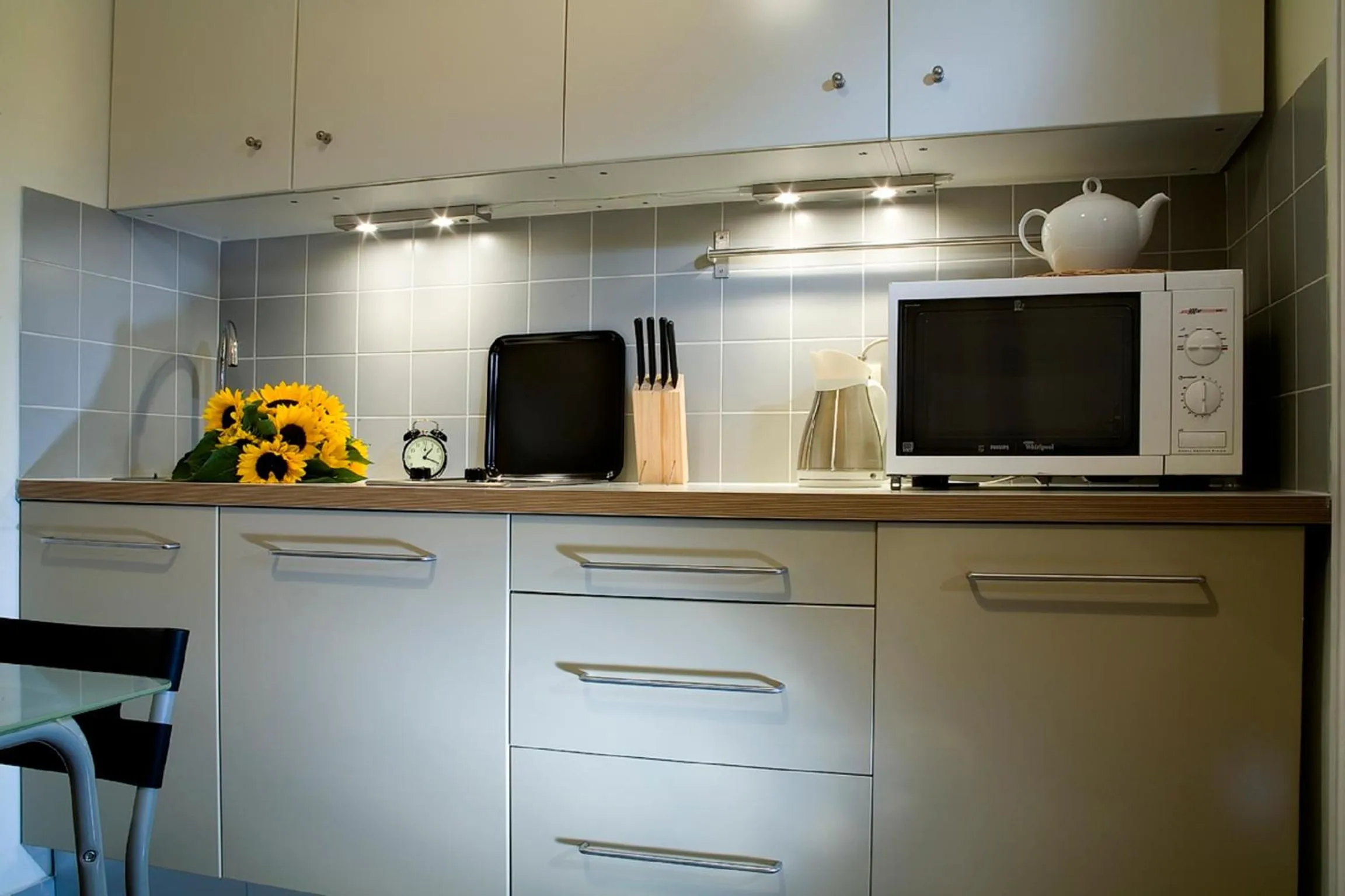 Kitchen or kitchenette in Apartamenty Pomarańczarnia