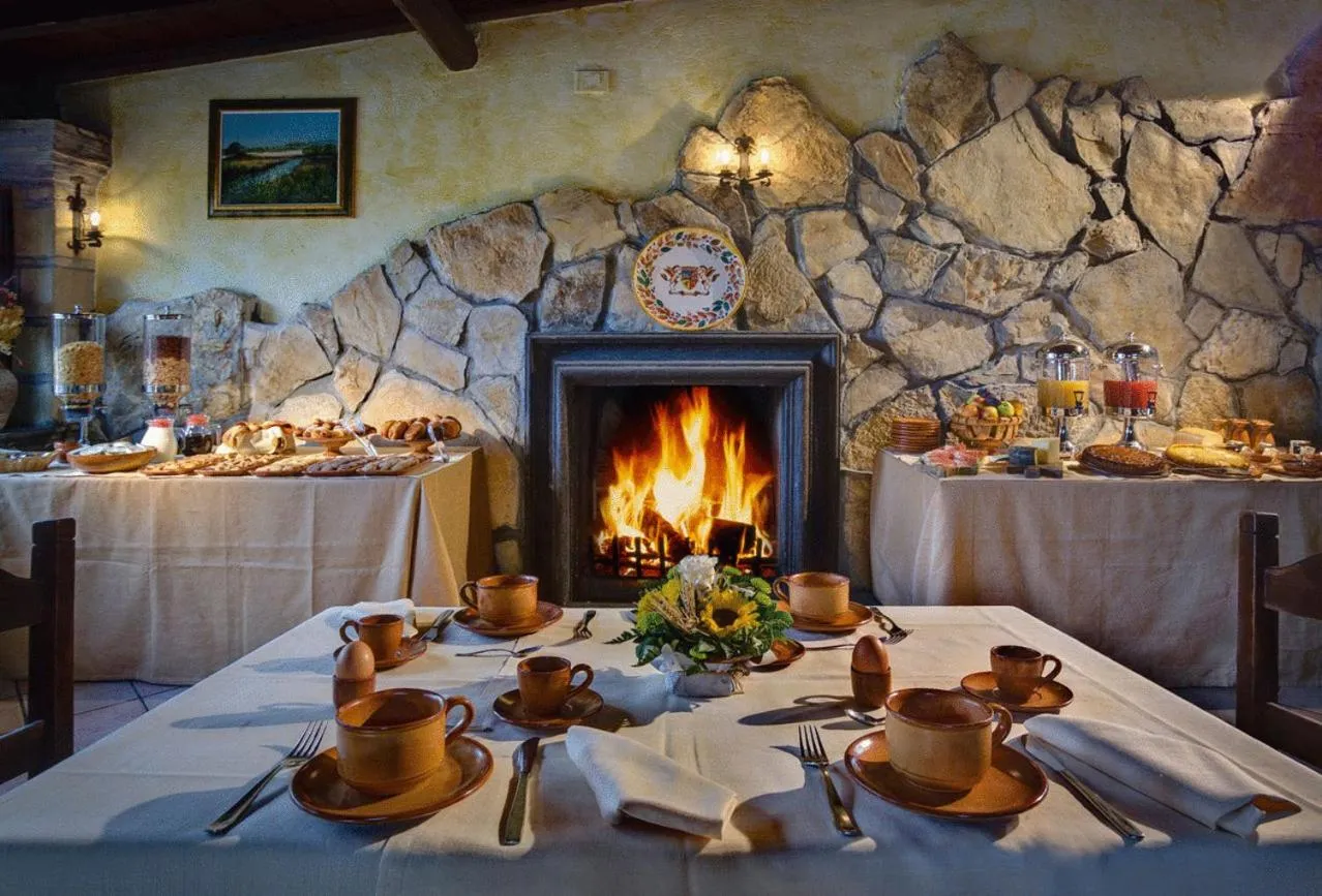 Restaurant/places to eat in Villa Hotel Valle Del Marta Resort