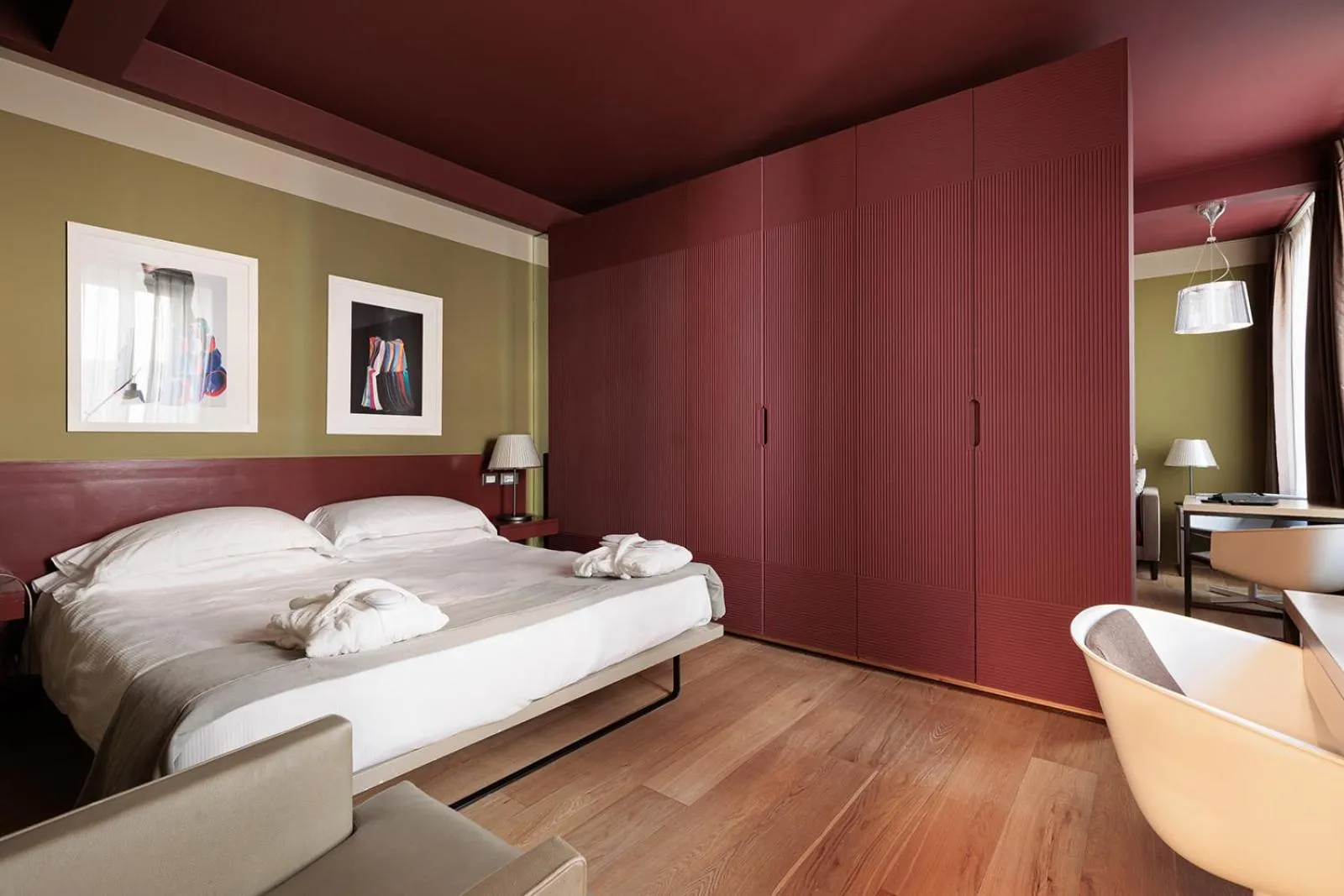 Bed in Escalus Luxury Suites Verona