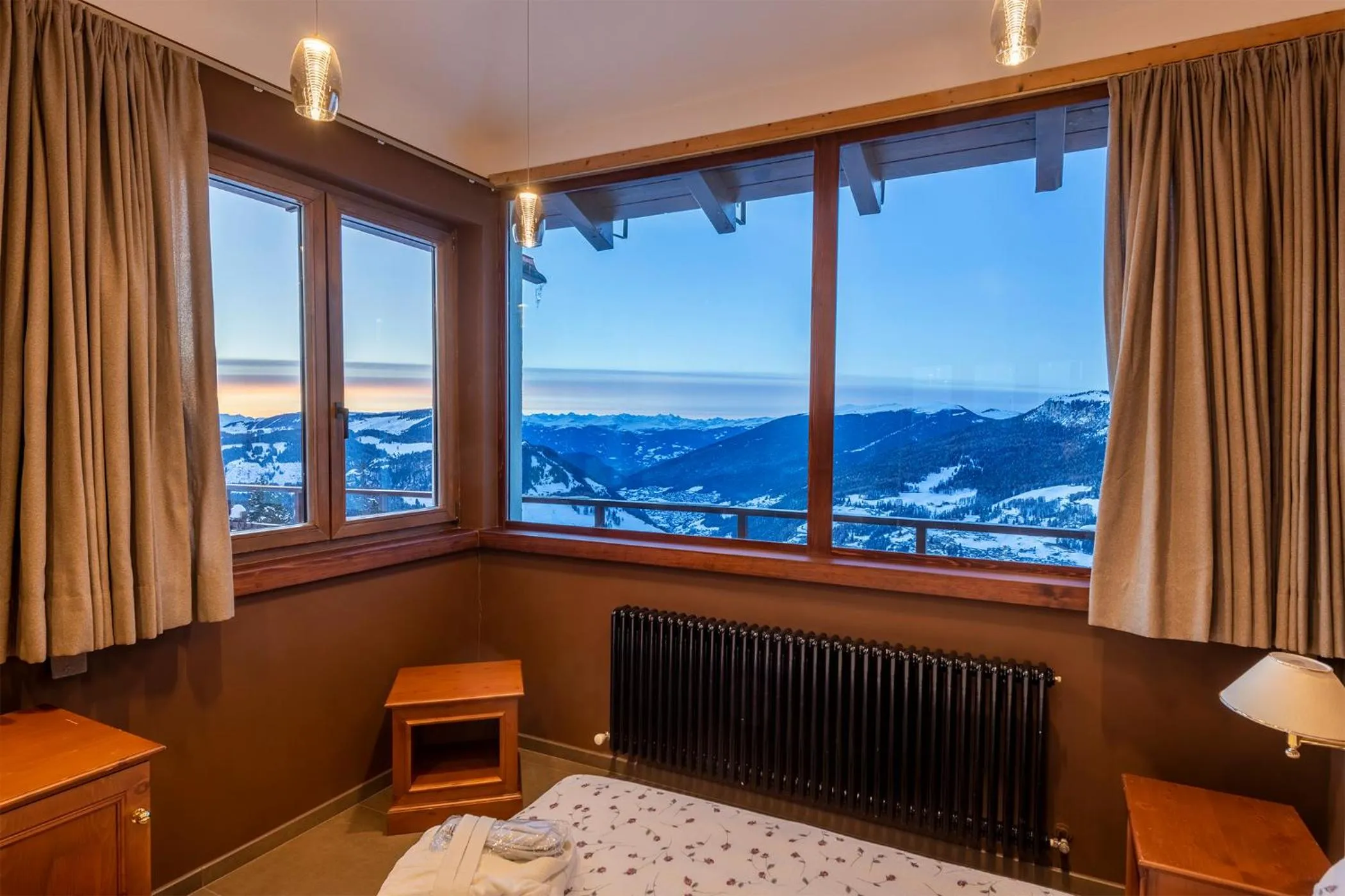 Photo of the whole room, Mountain View in Hotel Sochers Club