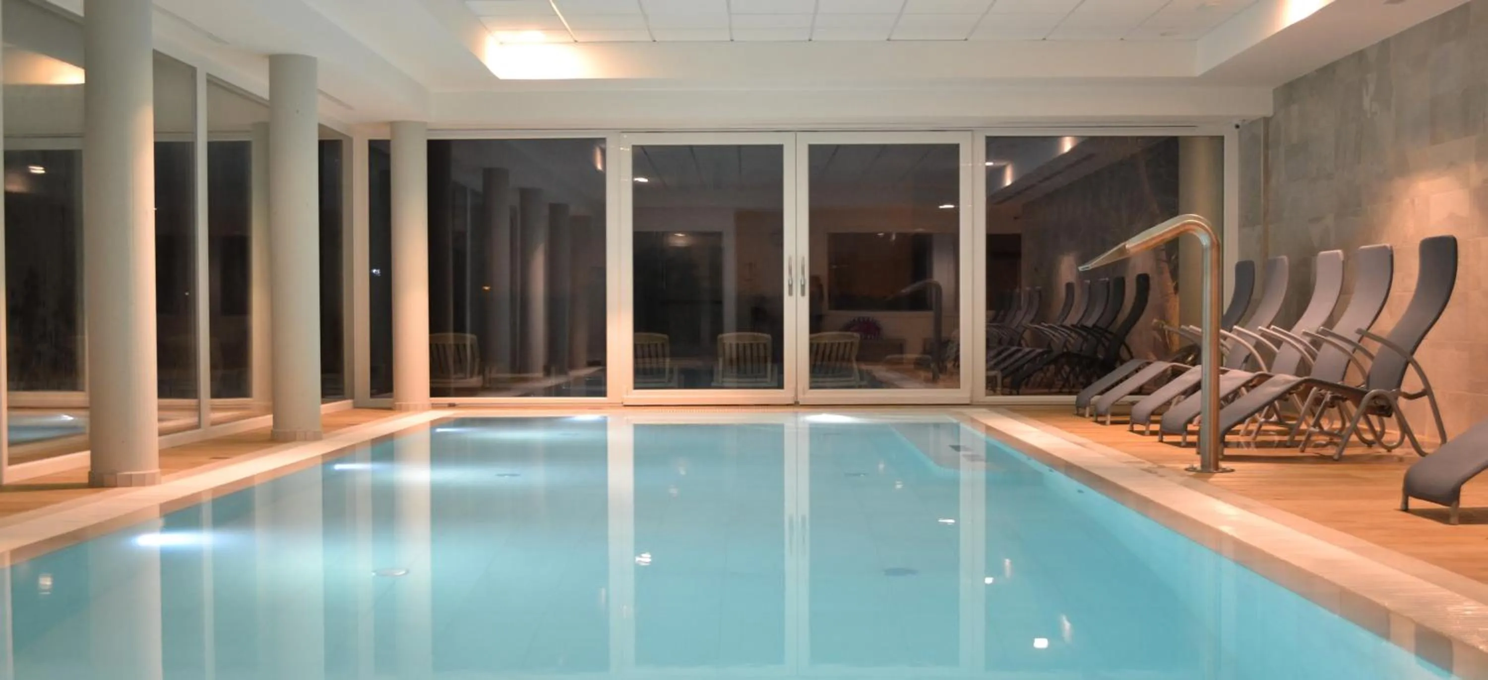 Swimming pool in Villa Franca