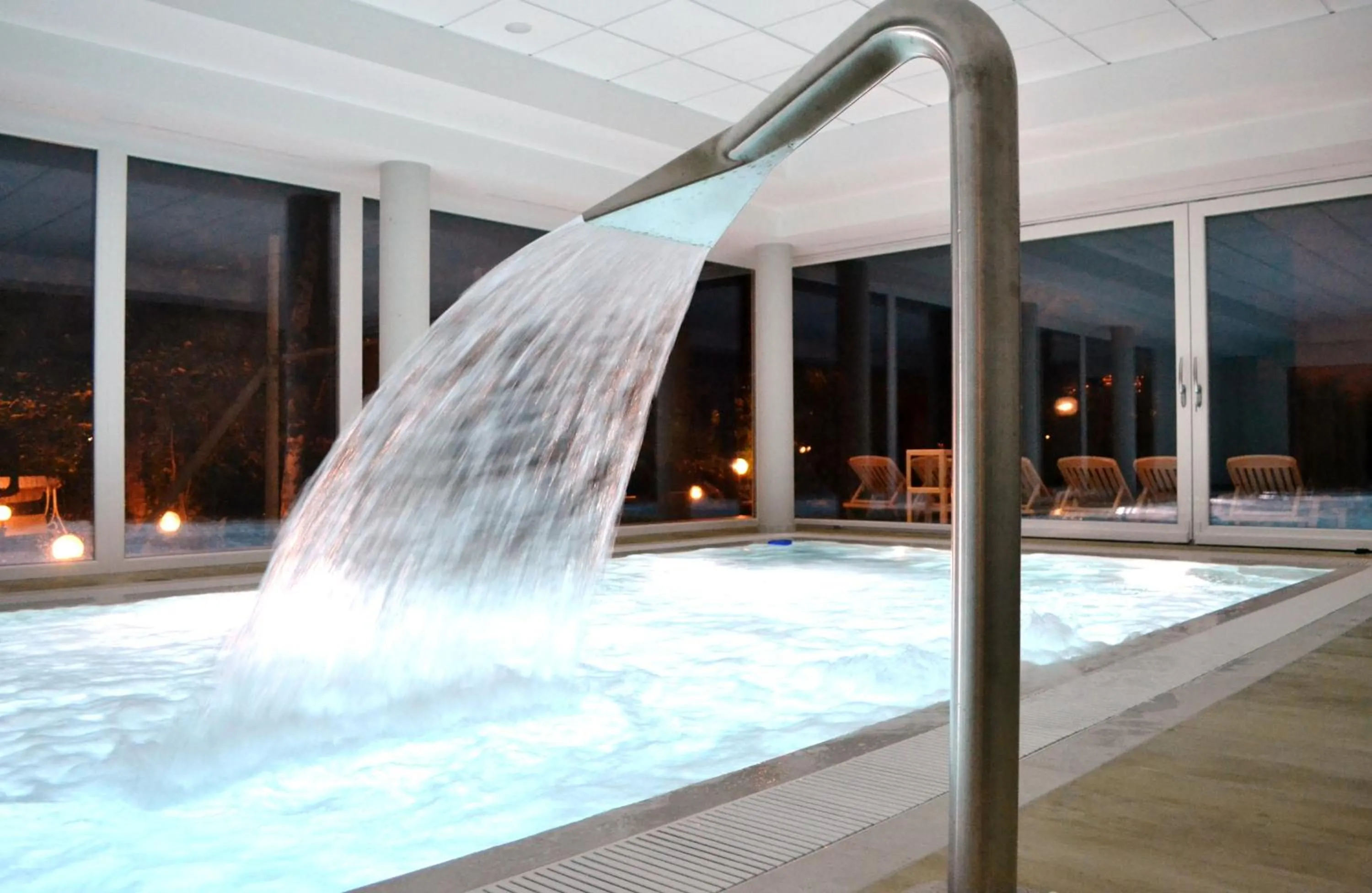 Swimming pool in Villa Franca