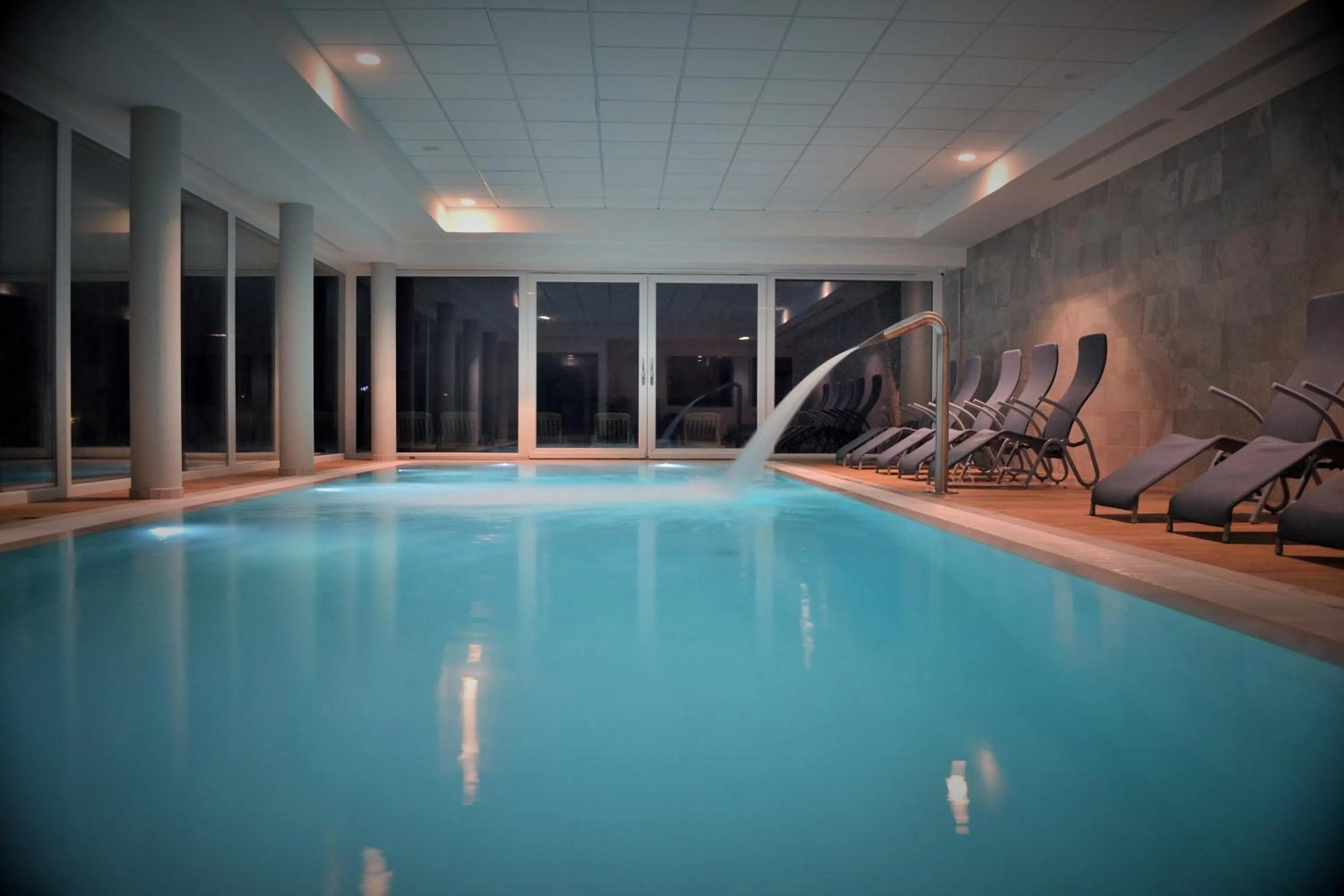 Swimming pool in Villa Franca