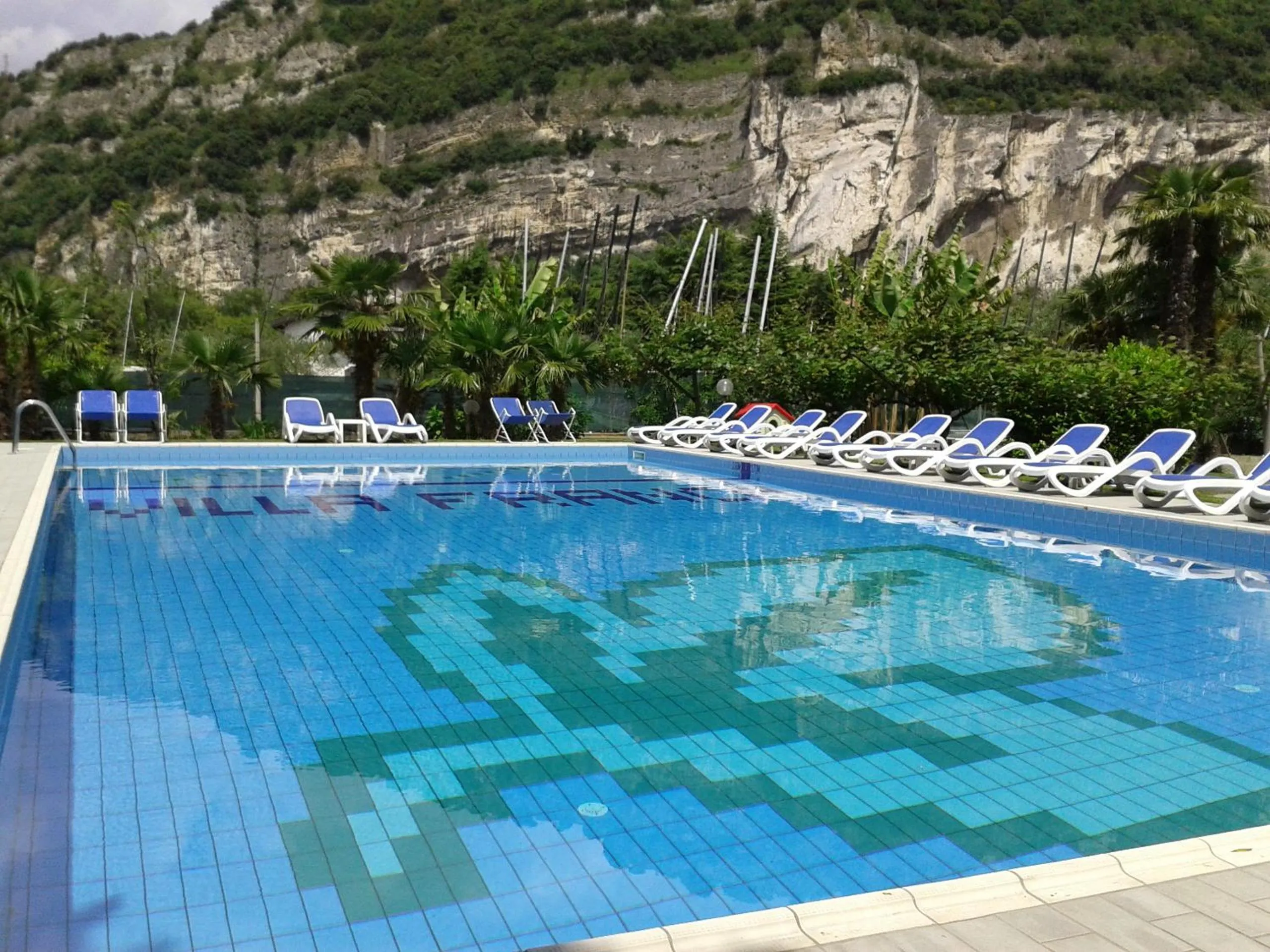 Swimming pool in Villa Franca