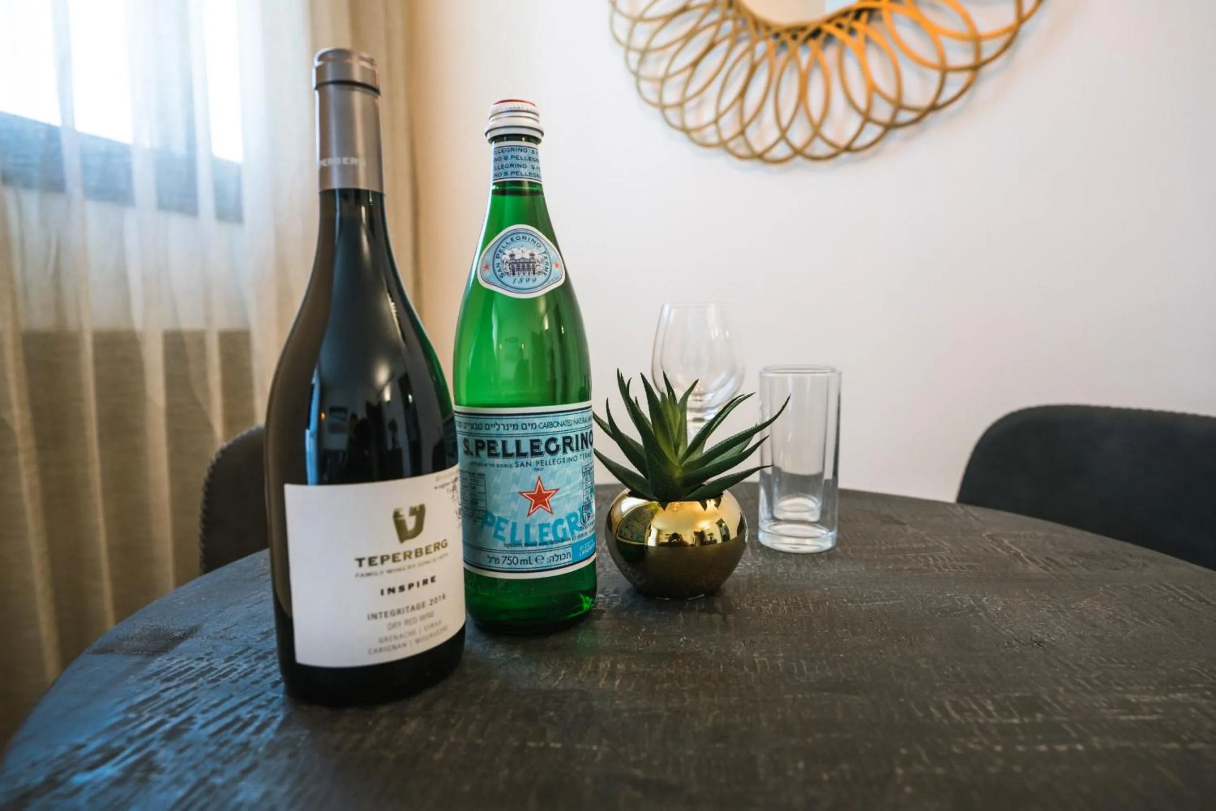 Dining area in Roxon Sea Sand Bat Yam