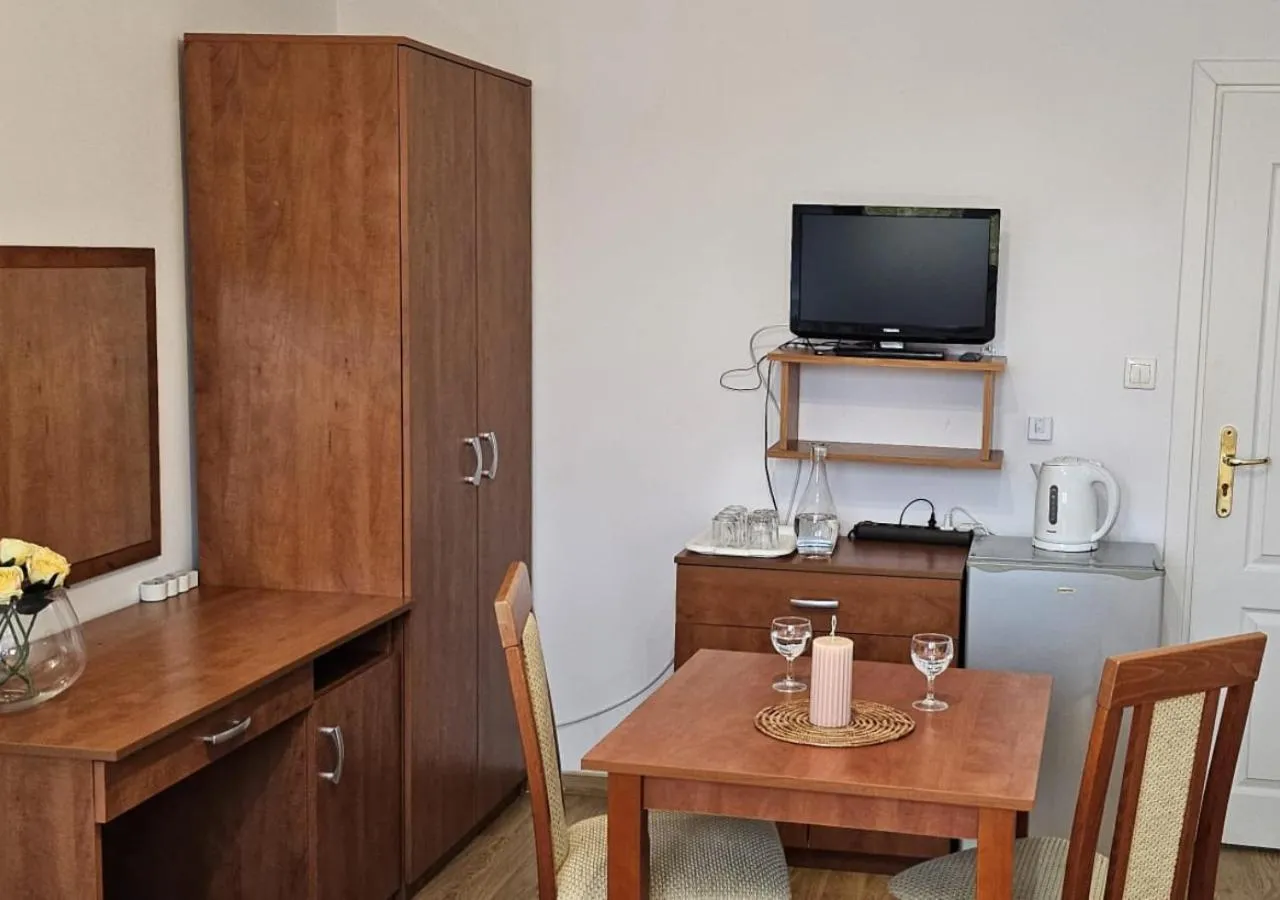 TV and multimedia in Letnia willa Jacuzzi & Sauna