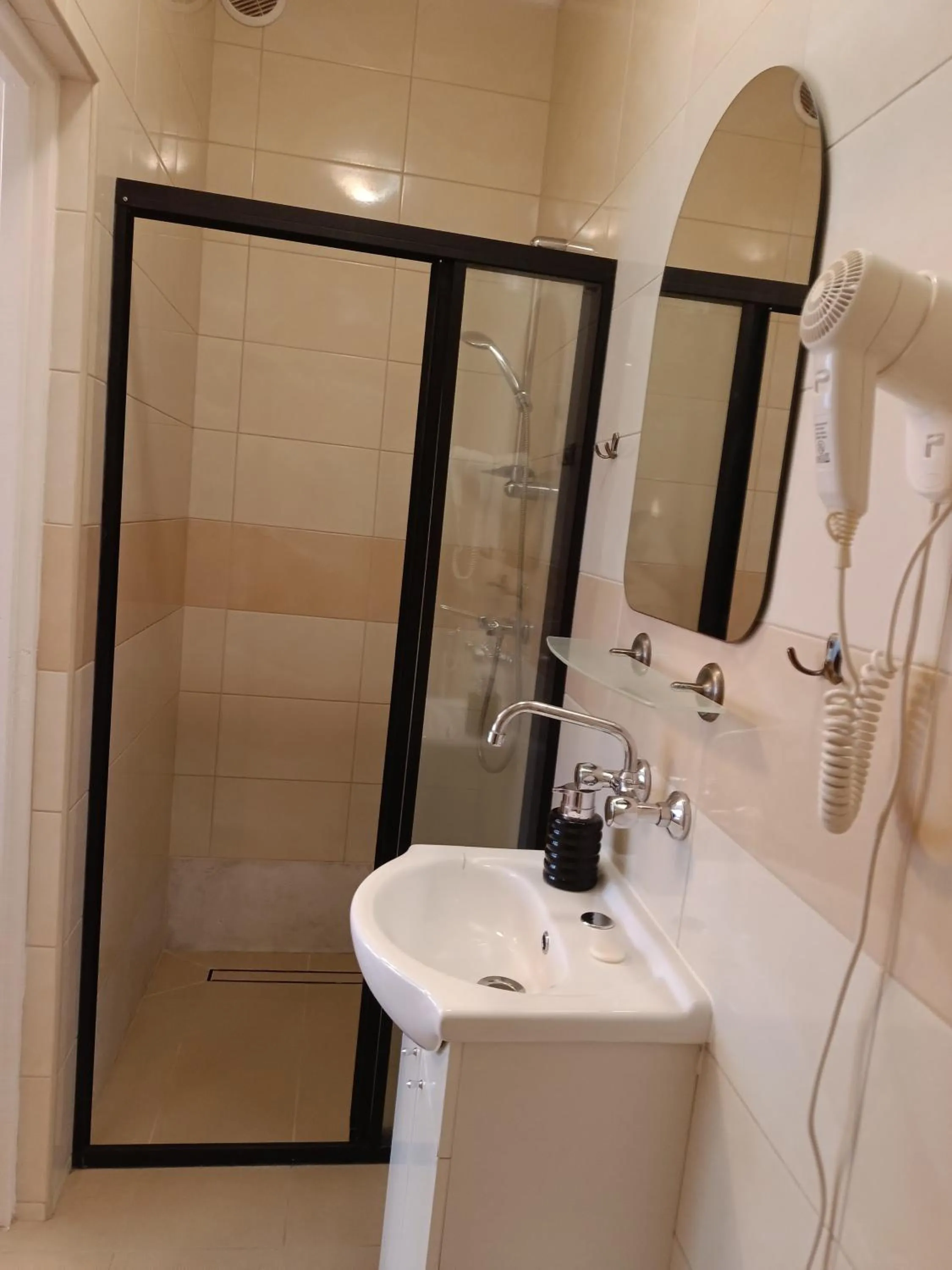 Shower in Letnia willa Jacuzzi & Sauna