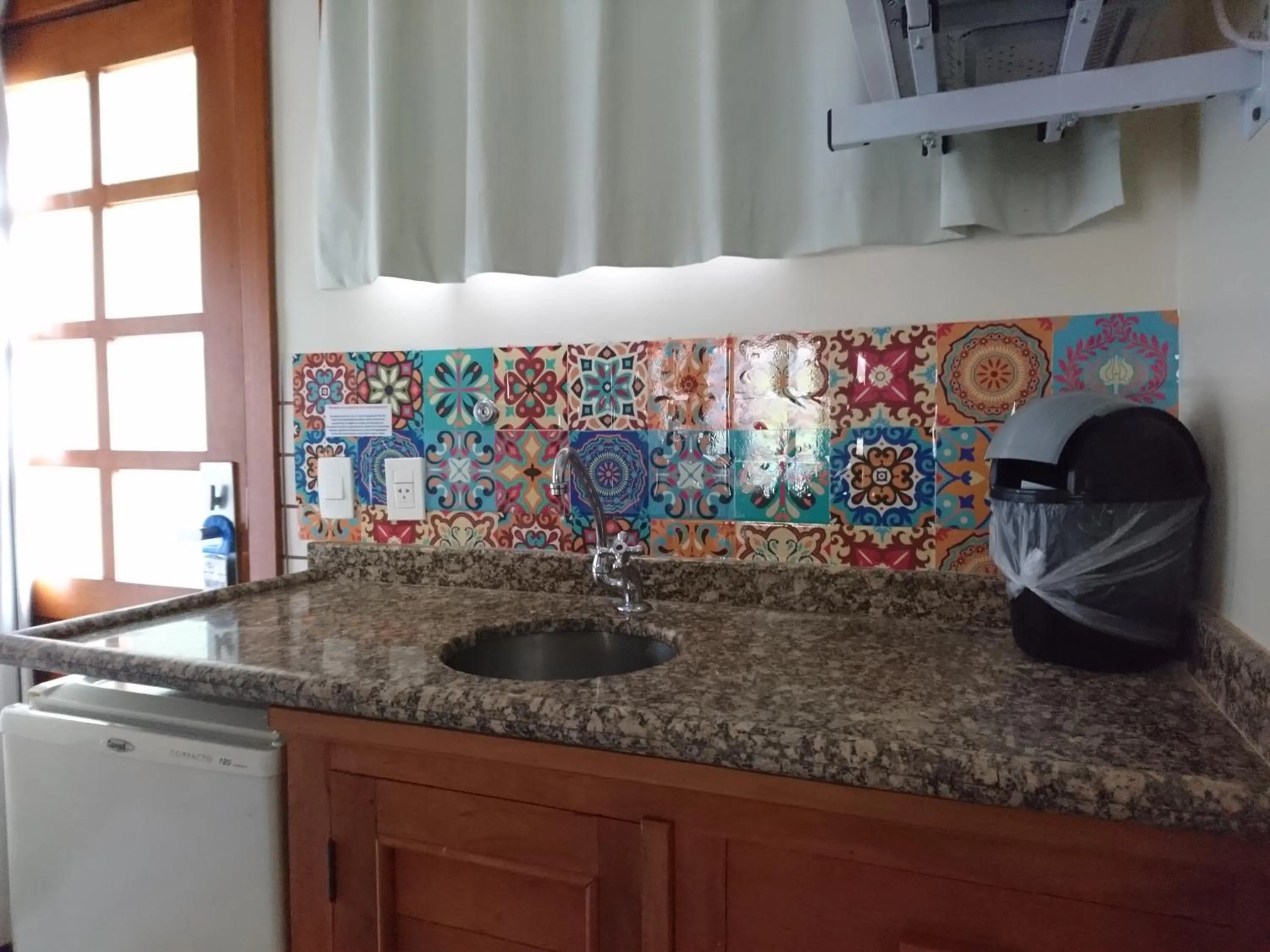 Communal kitchen in Galápagos ApartHotel