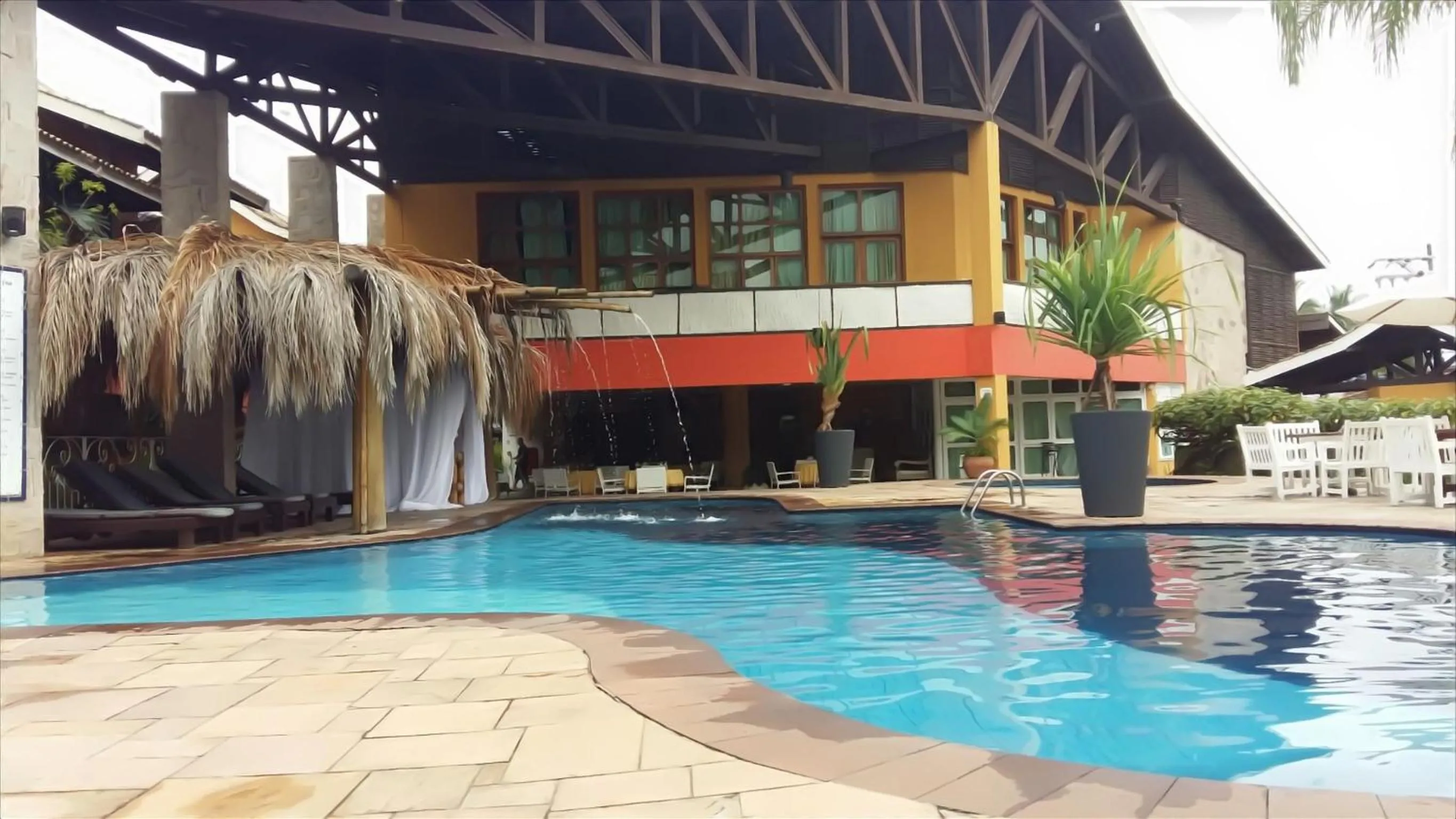 Swimming pool in Galápagos ApartHotel