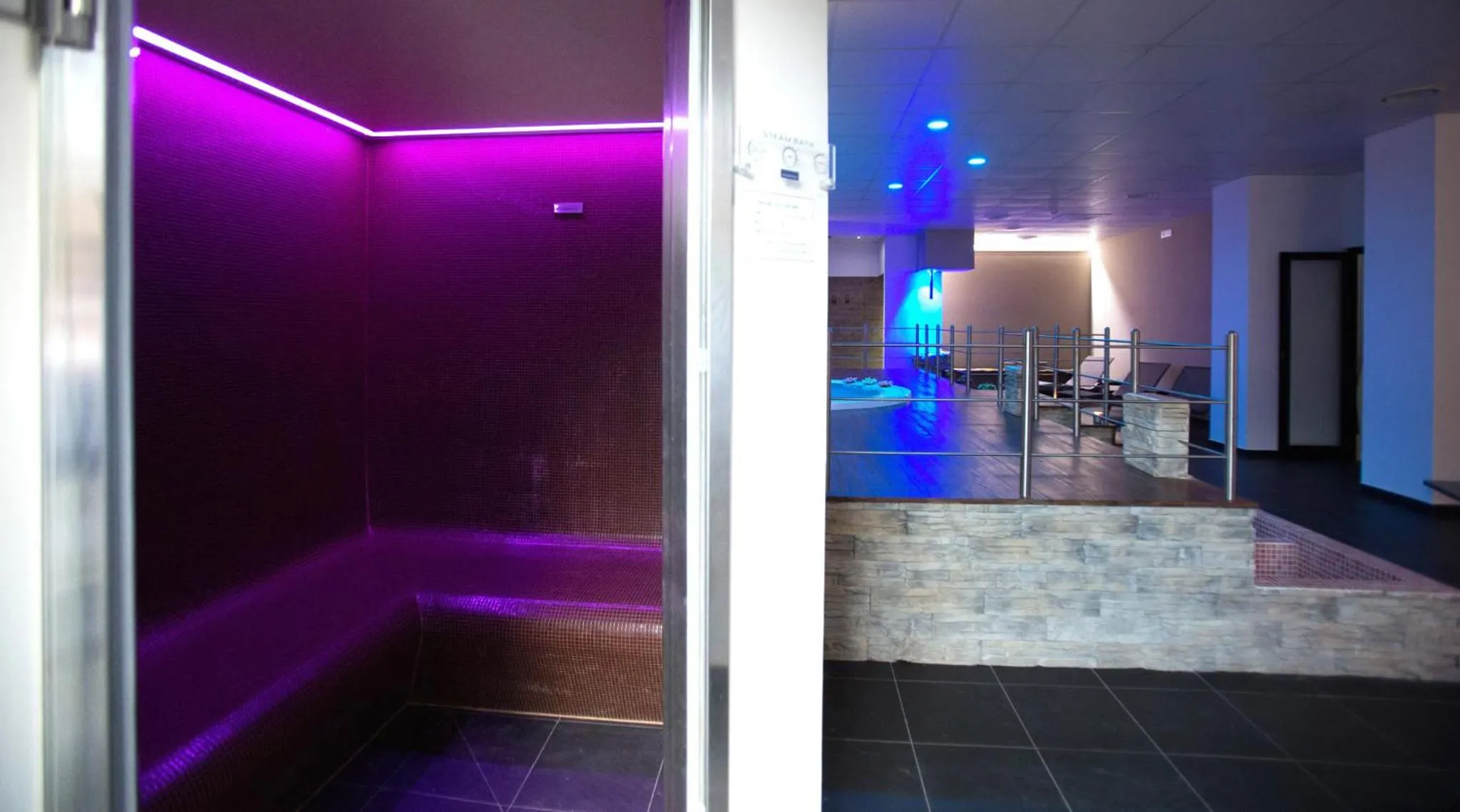 Steam room in Heraclea Hotel Residence