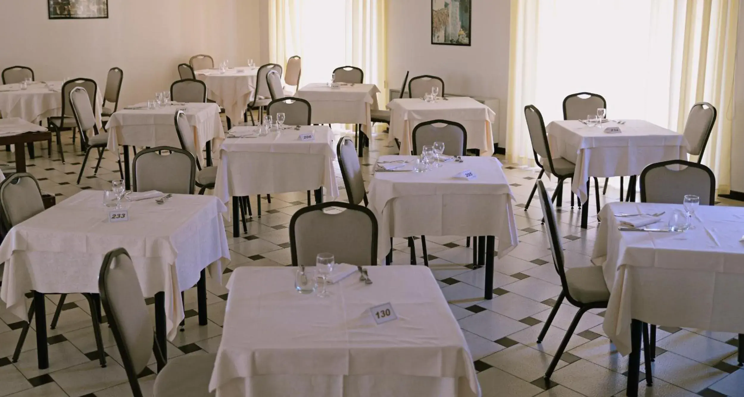 Restaurant/places to eat in Heraclea Hotel Residence Restaurant/places to eat in Heraclea Hotel Residence