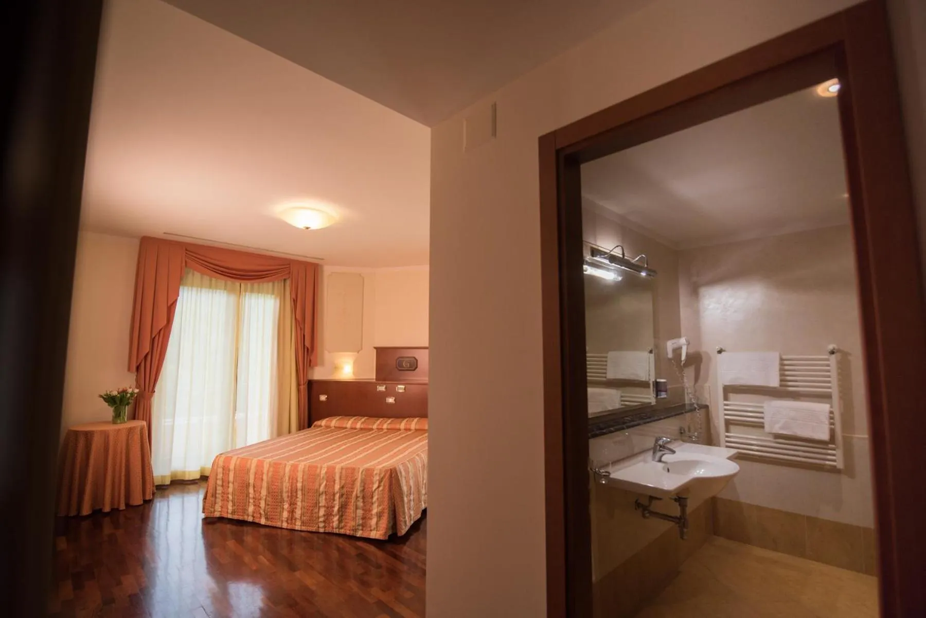 Bedroom, Bed in Hotel Le Grotte