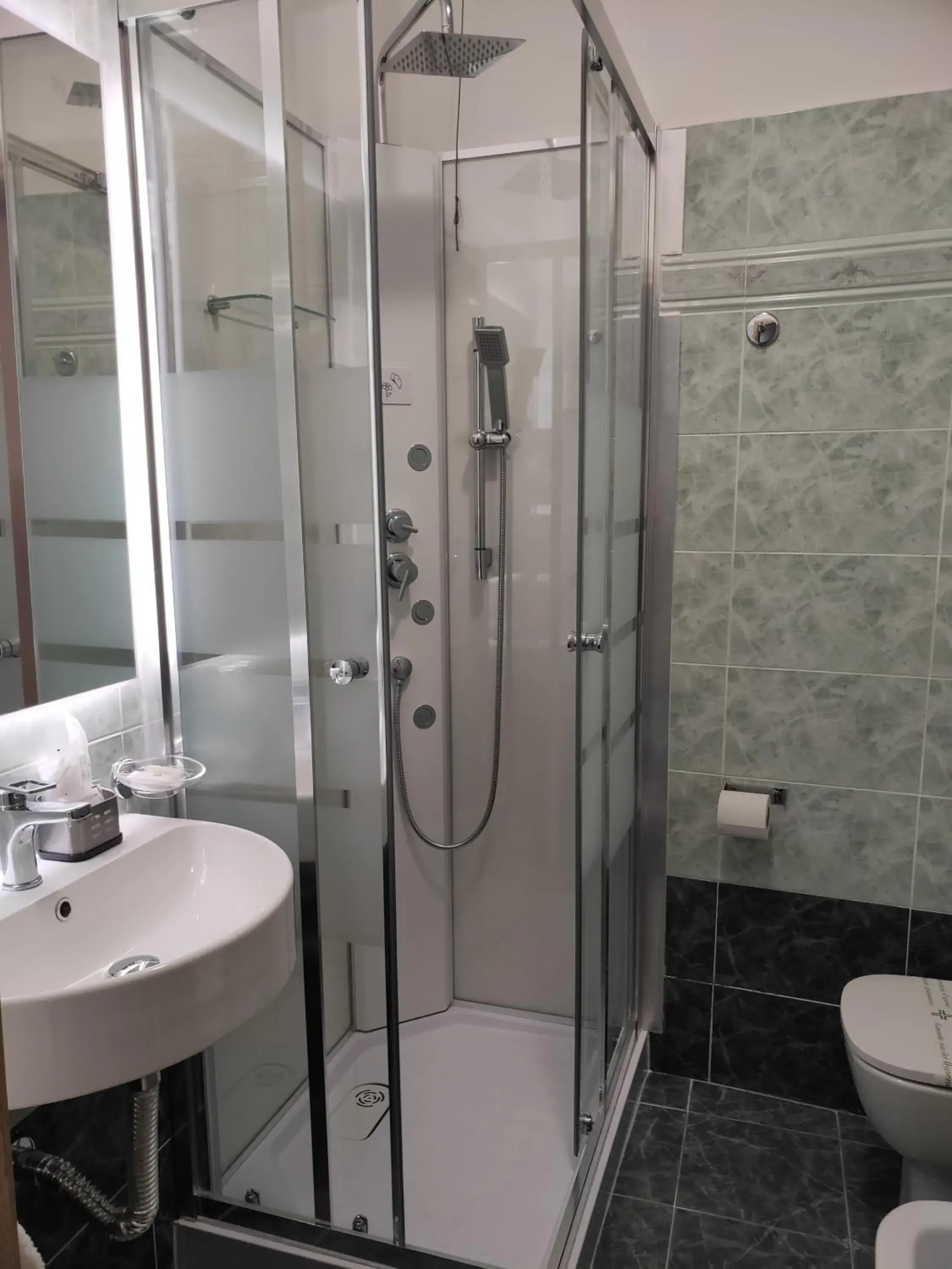 Triple Room in Hotel La Vignetta Triple Room in Hotel La Vignetta