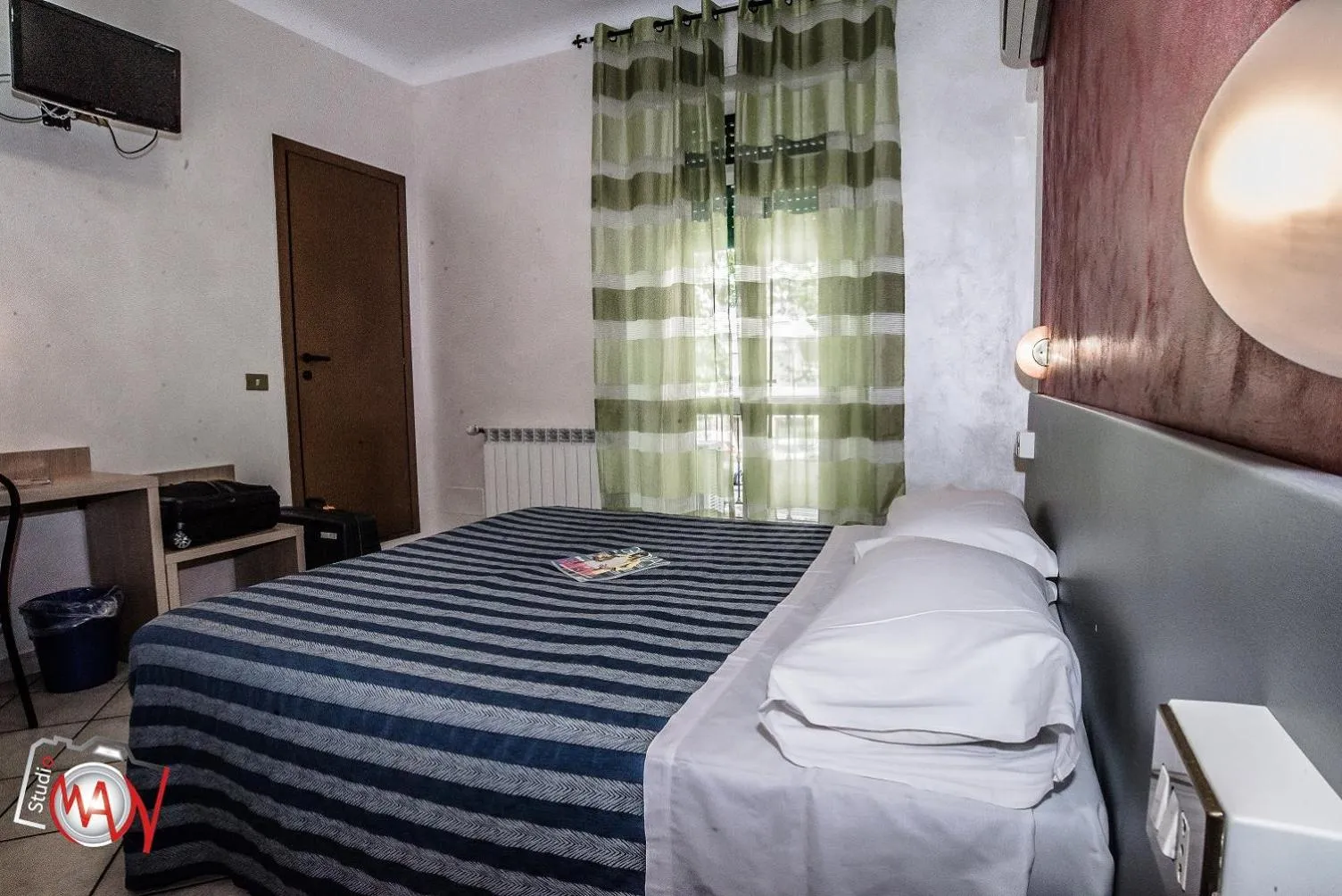 Bed in Hotel Bel Sit