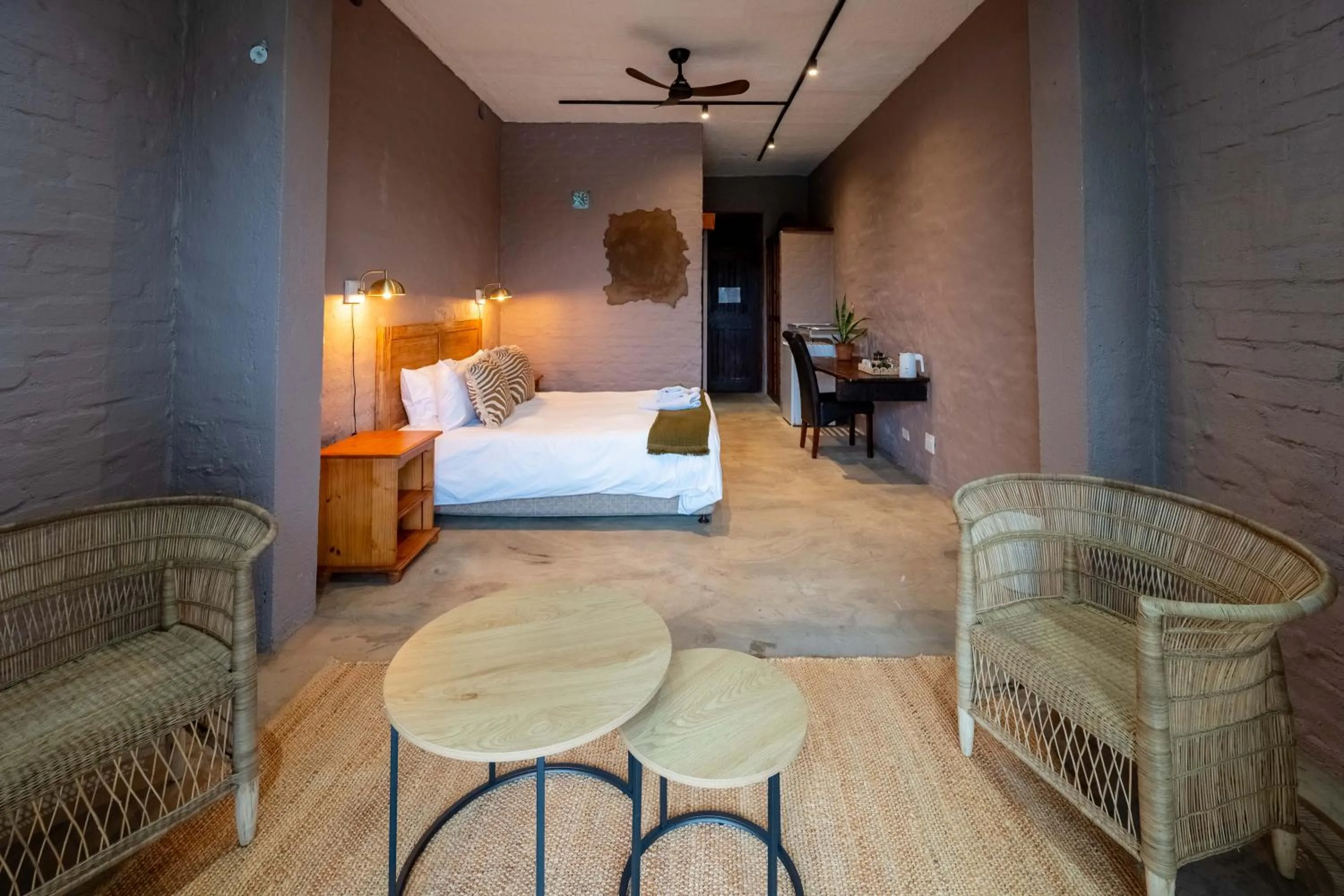 Bed in River House Lodge