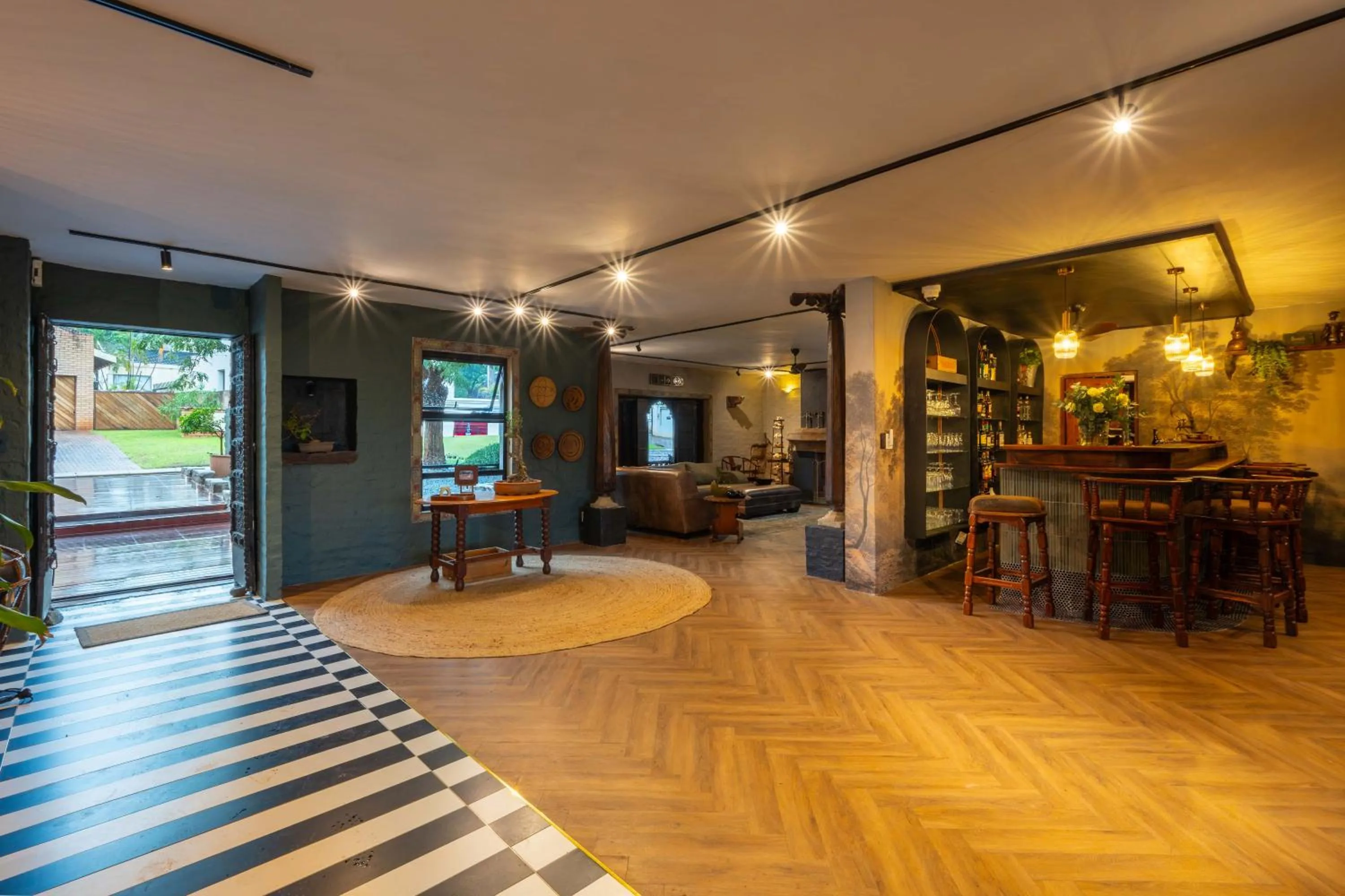 Lounge or bar in River House Lodge