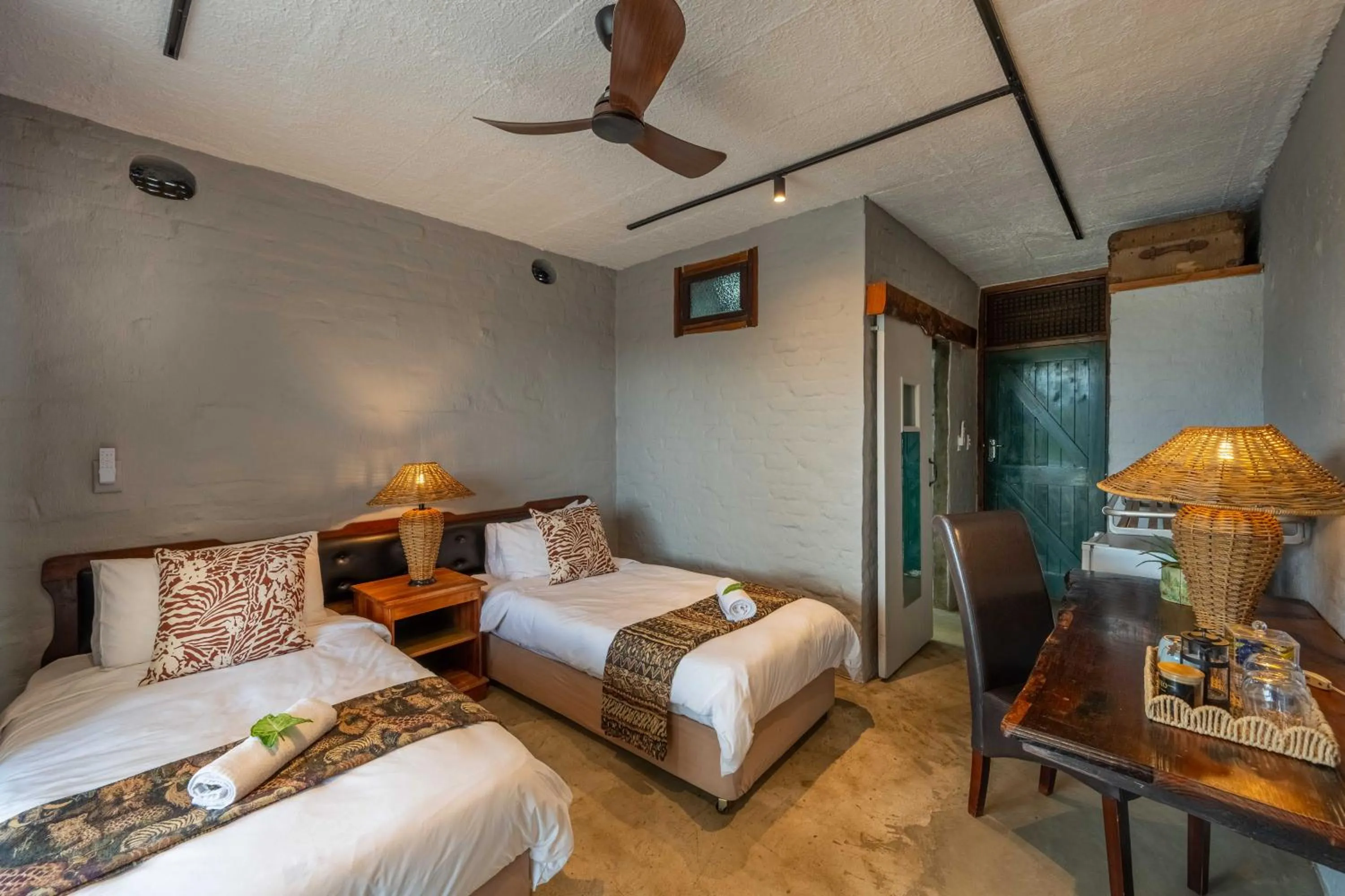 Bed in River House Lodge