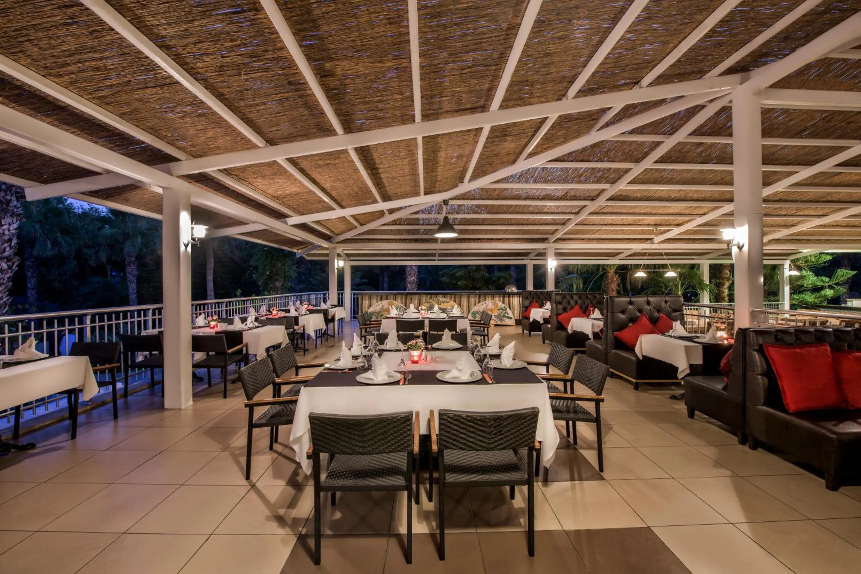 Restaurant/places to eat in Botanik Hotel