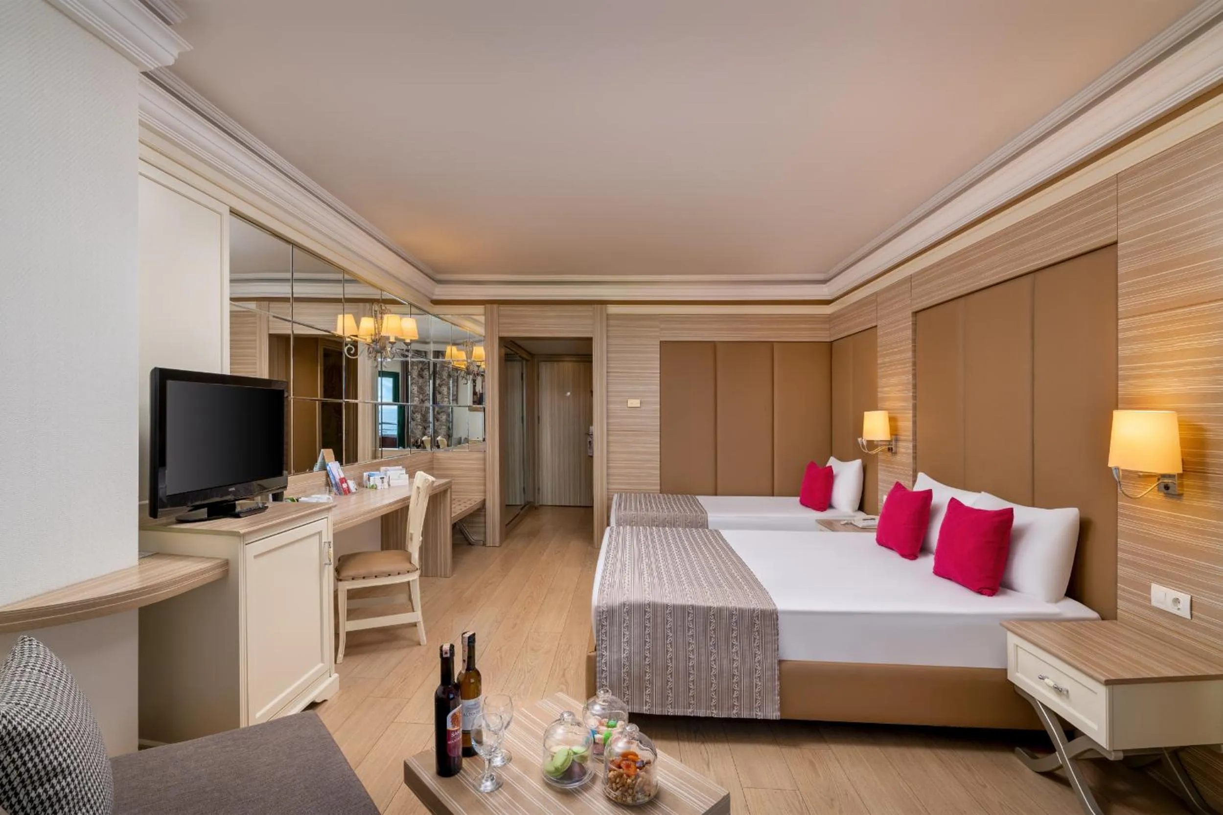 Photo of the whole room, Bed in Delphin Deluxe Resort