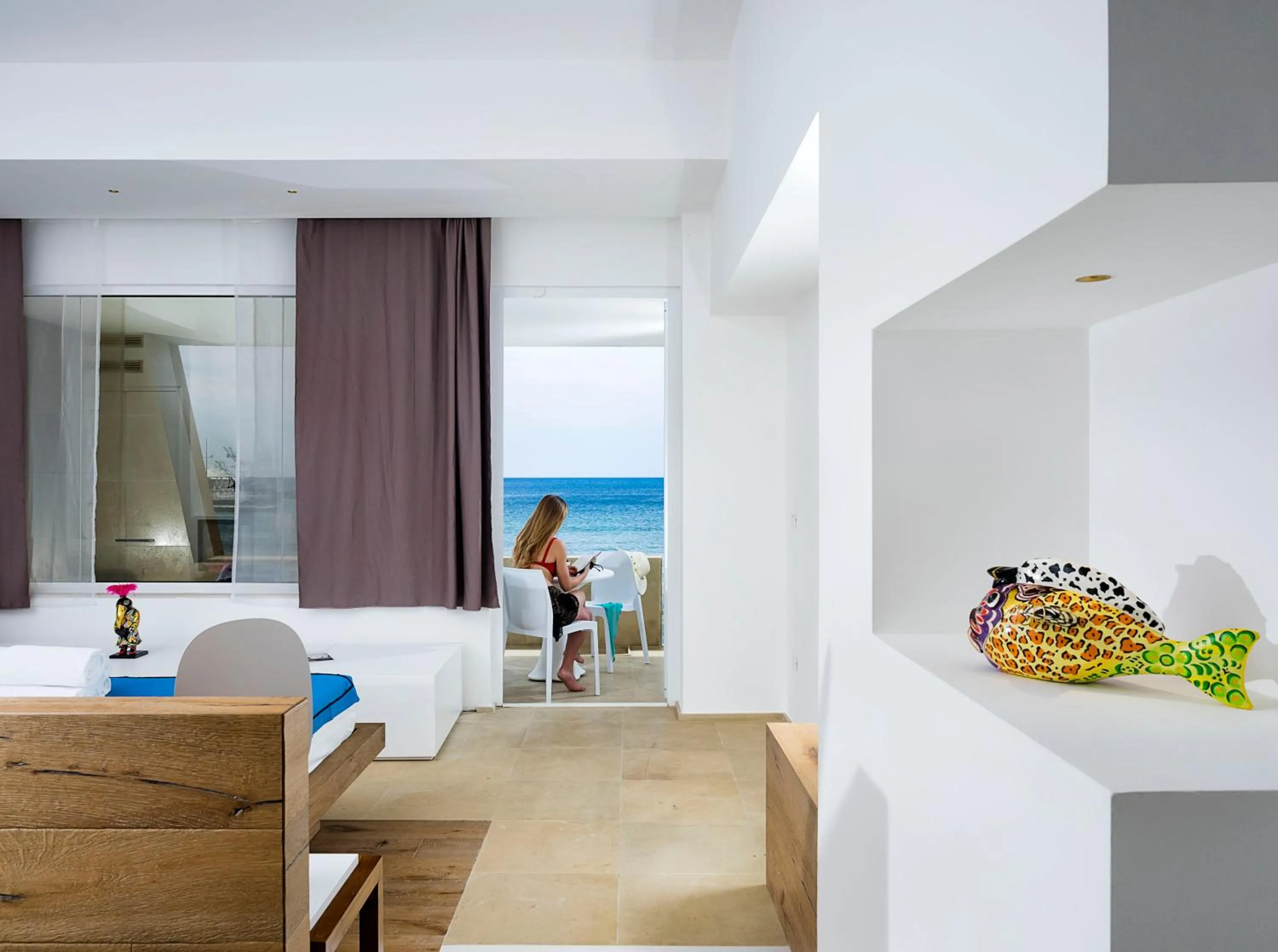 Photo of the whole room in White Bay