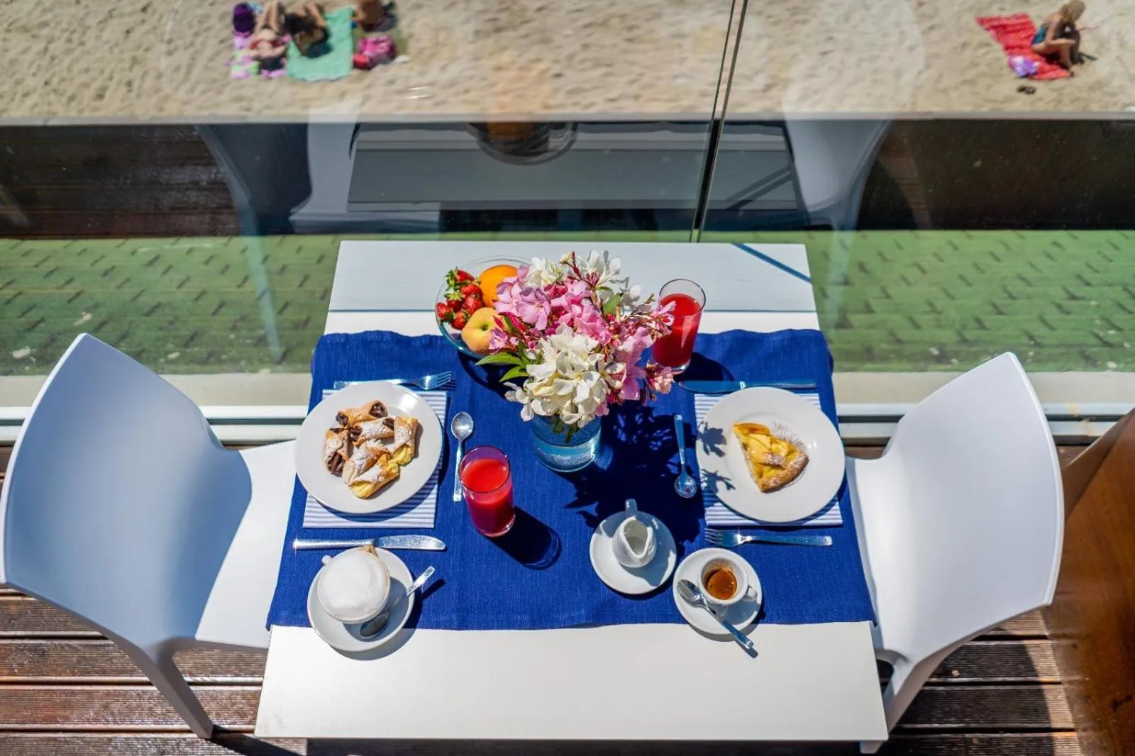 Breakfast in White Bay