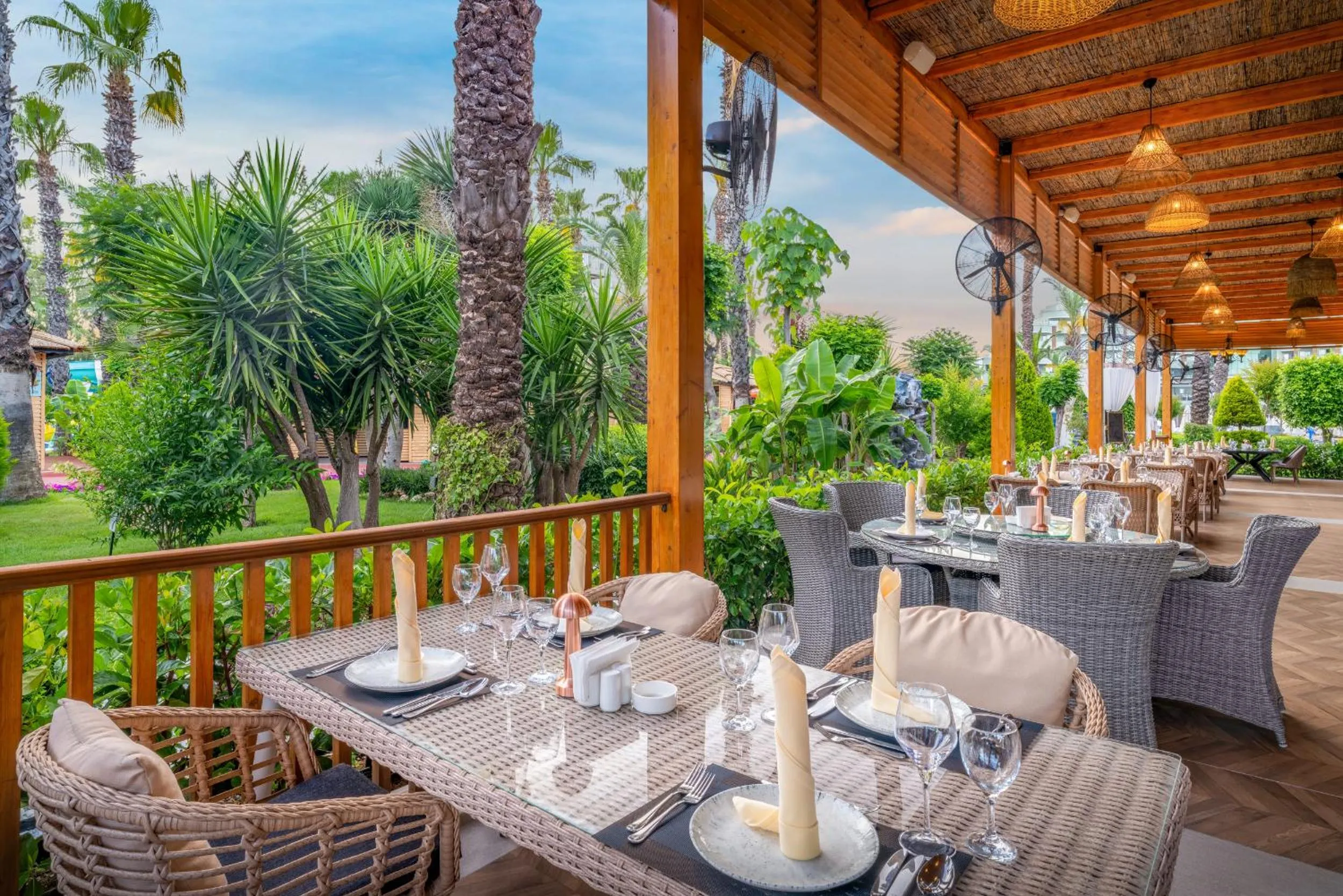 Restaurant/places to eat in Delphin Palace Hotel