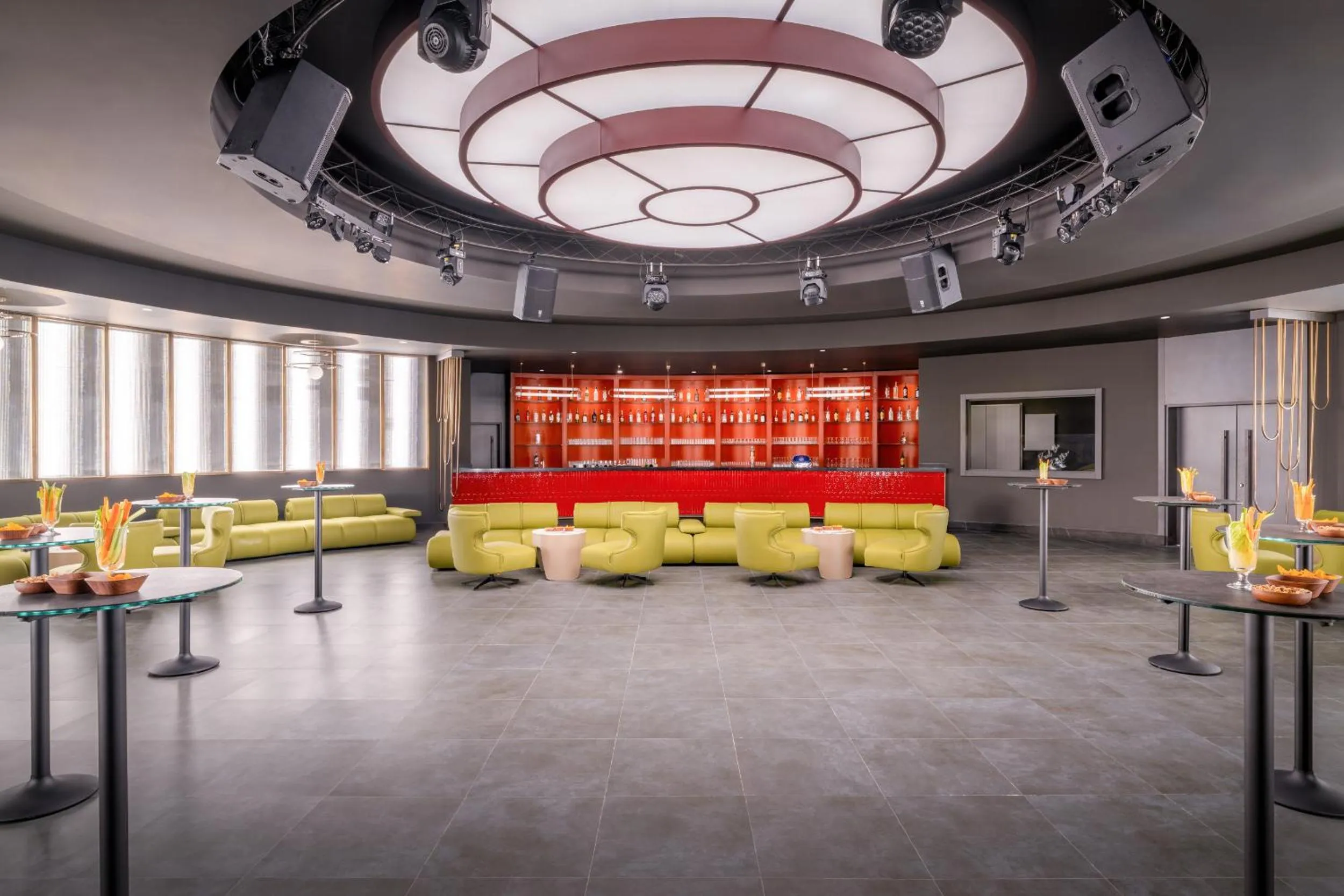 Evening entertainment in Delphin Palace Hotel