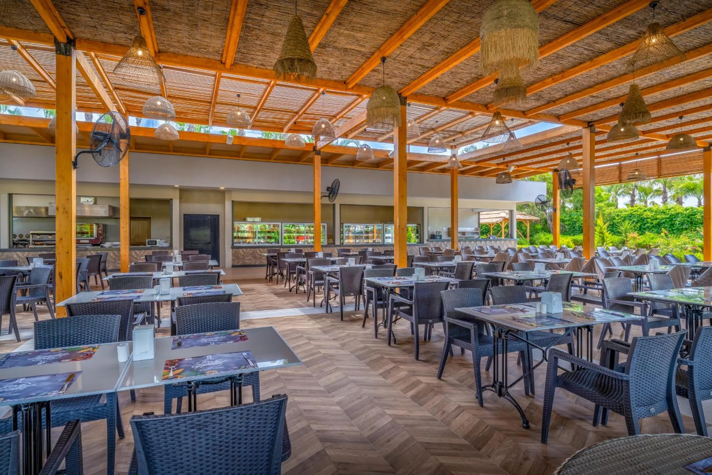 Restaurant/places to eat in Delphin Palace Hotel