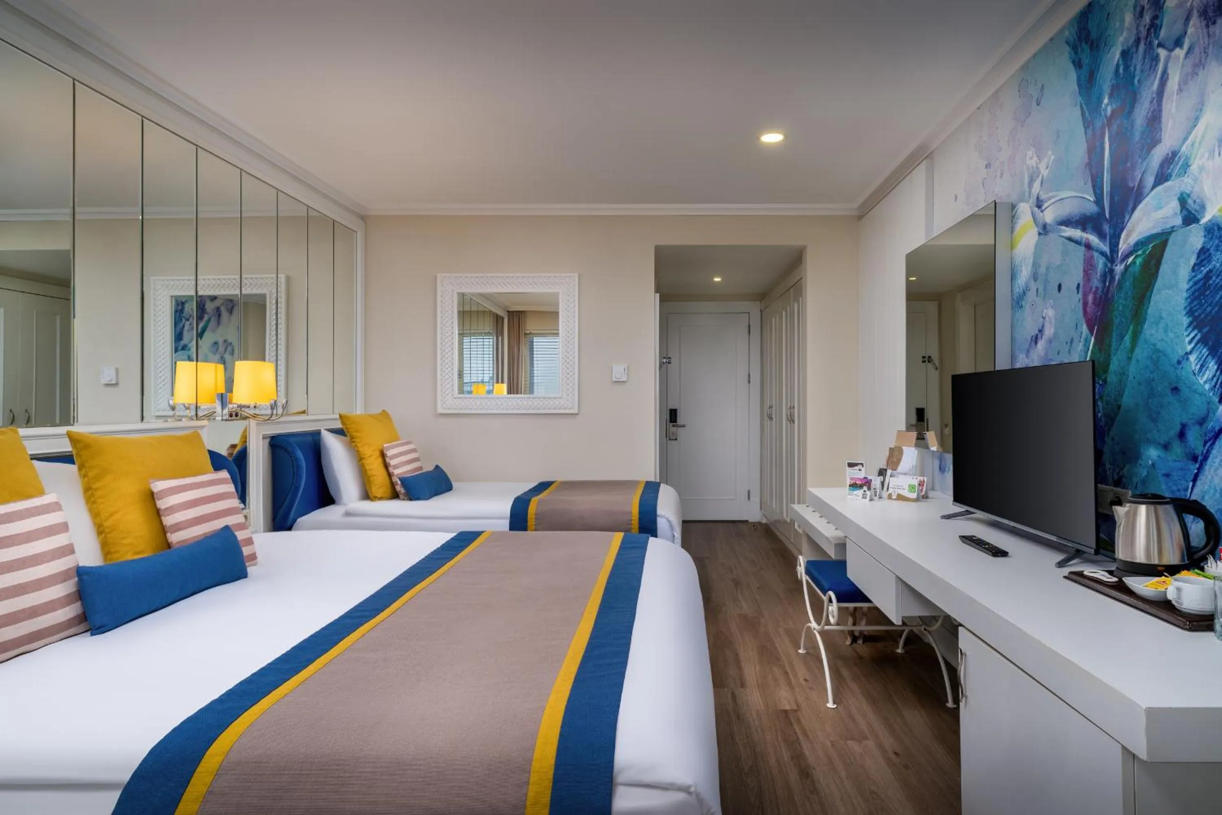 Photo of the whole room, Bed in Delphin Diva Premiere